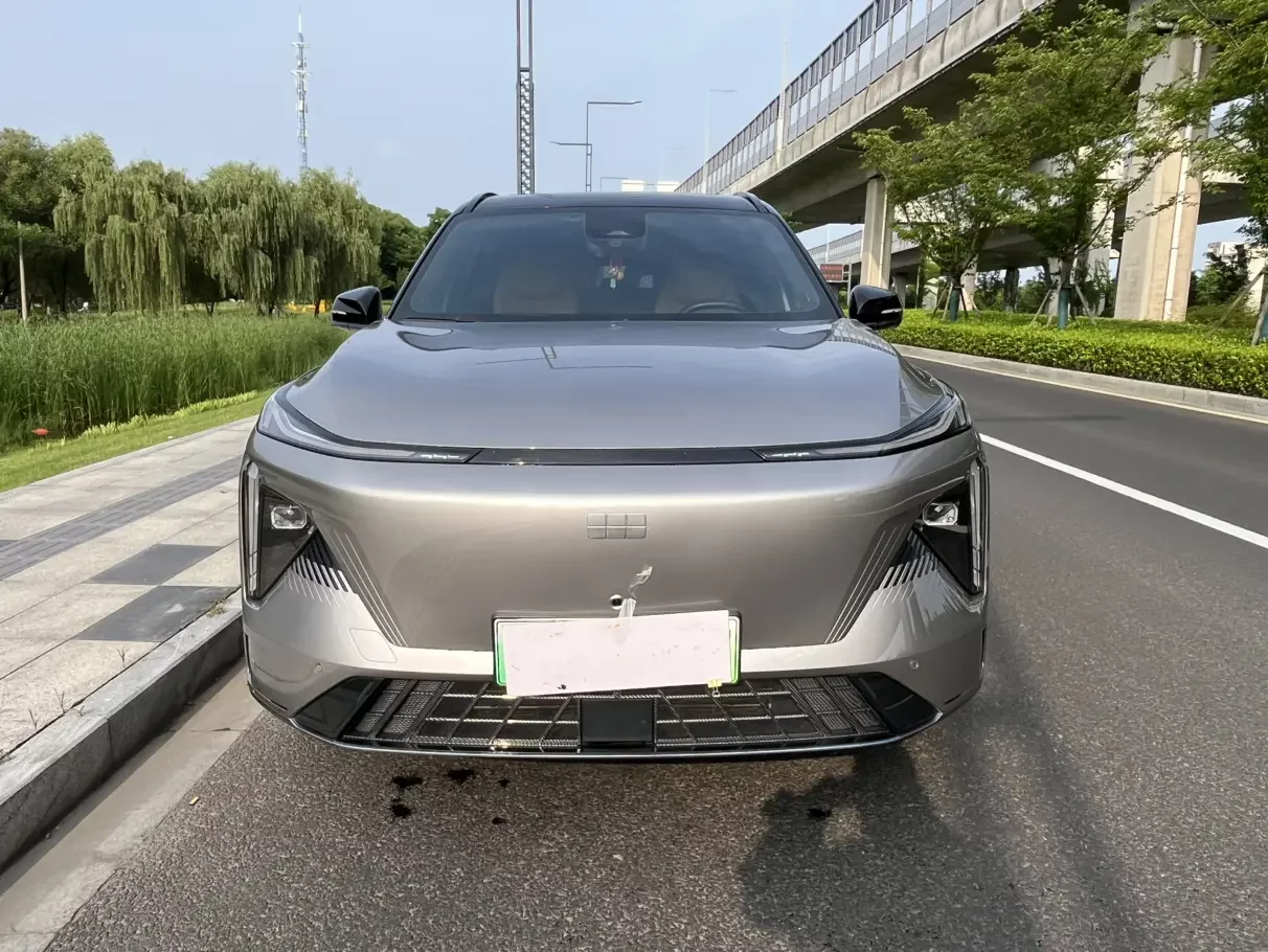 Geely Galaxy L7