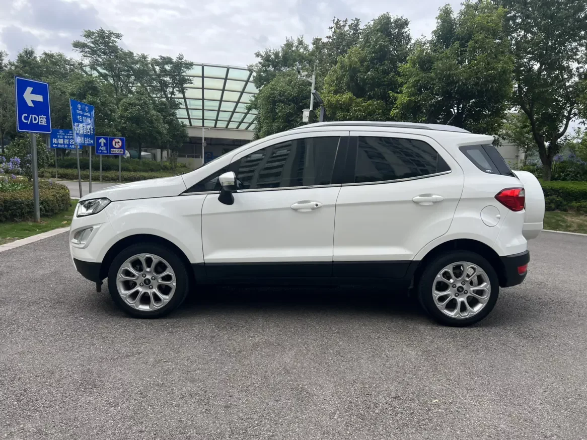 Ford Yibo