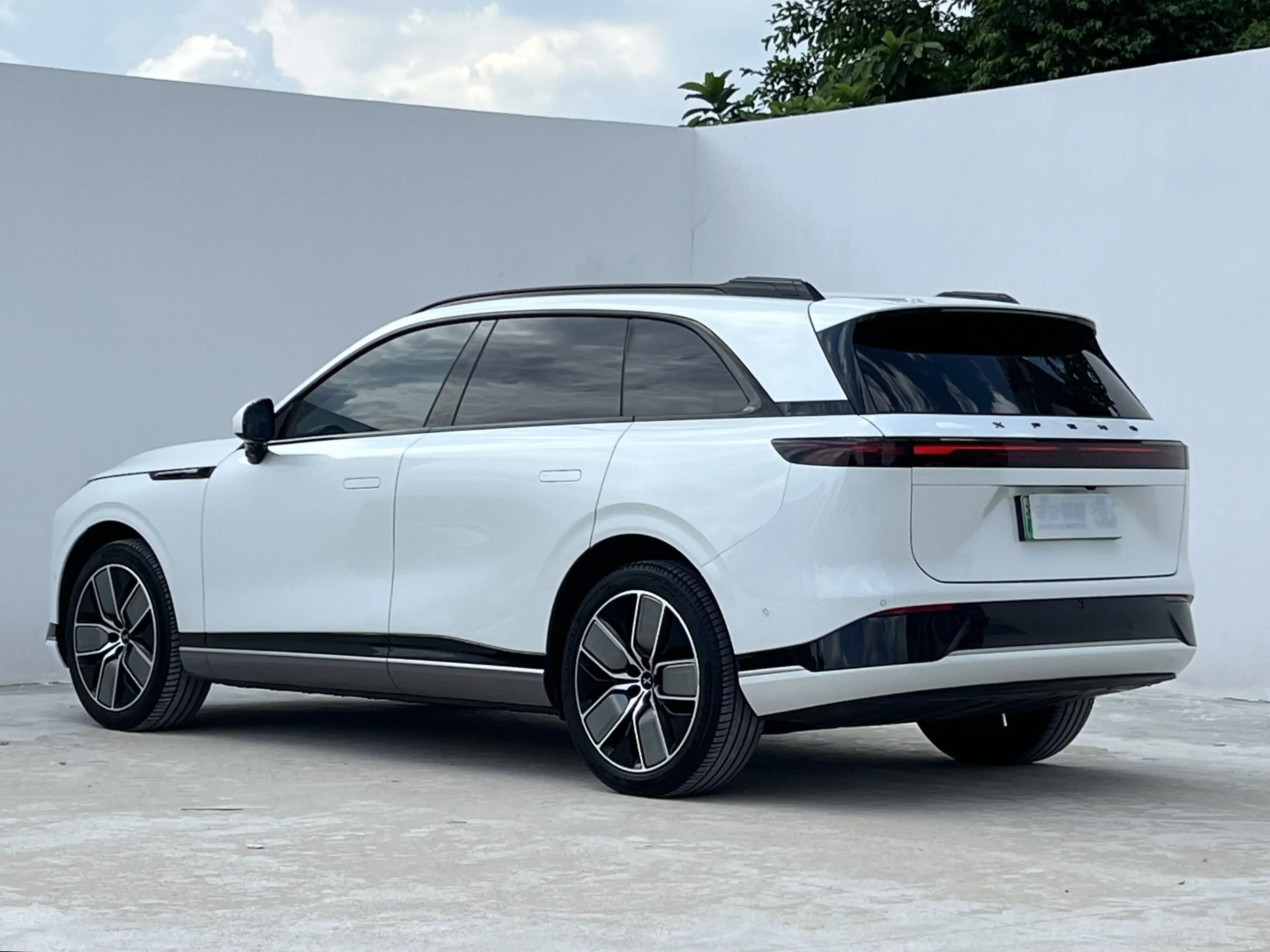 Xpeng G9
