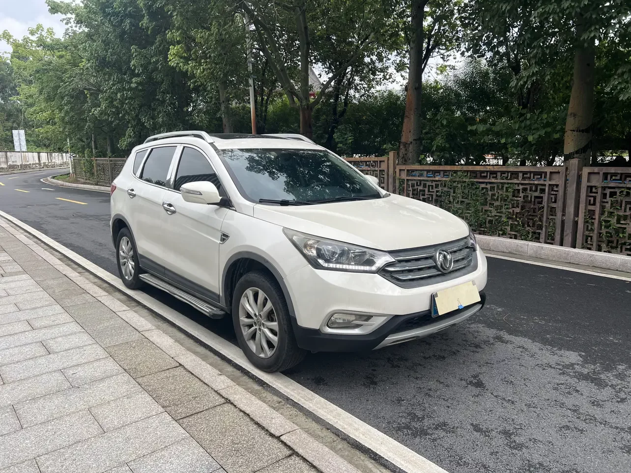 Dongfeng Fengshen AX7