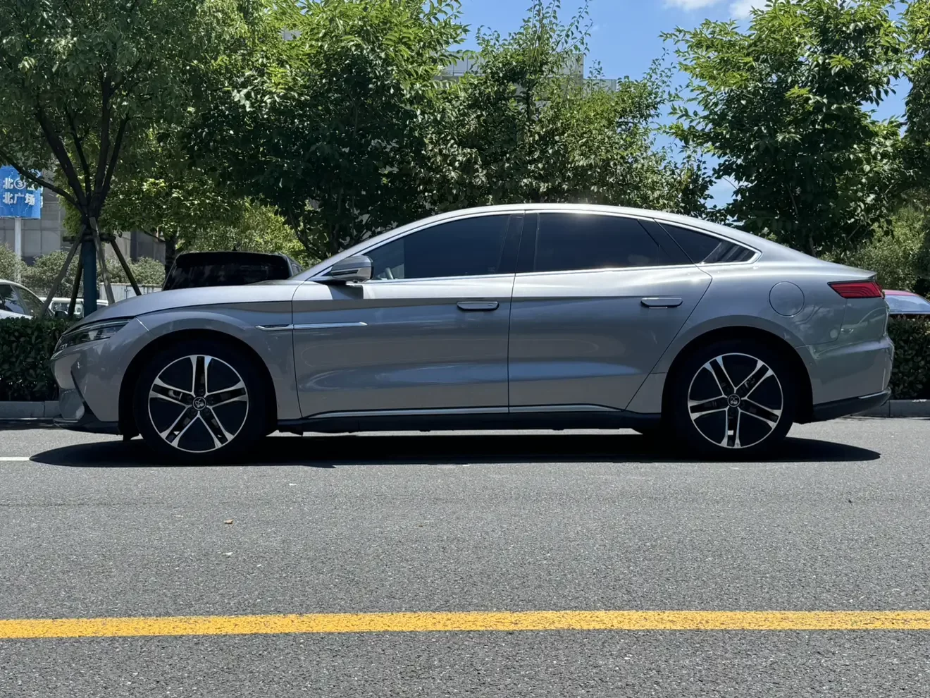 BYD Han EV