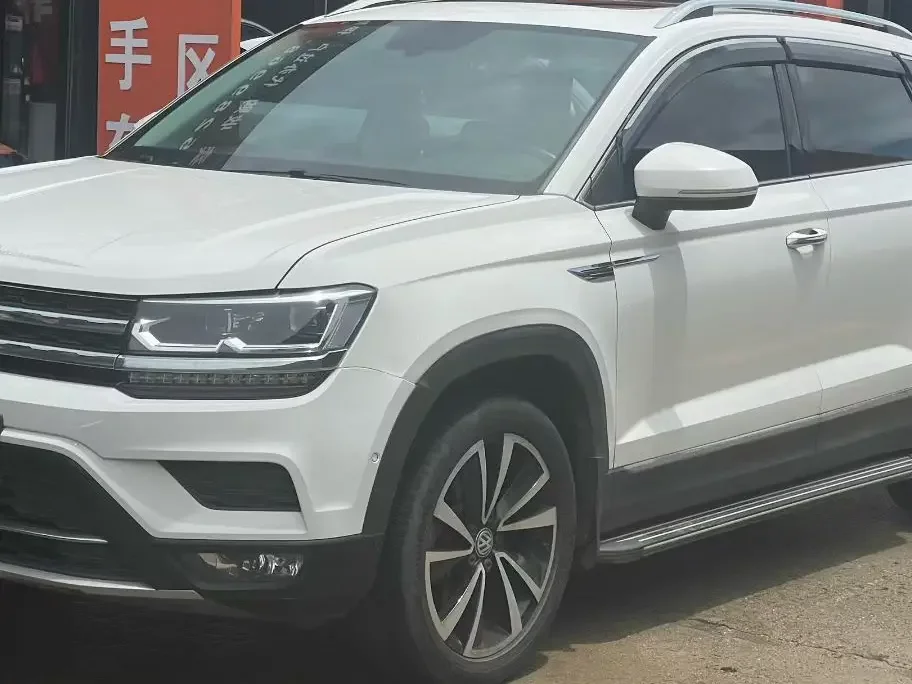 Volkswagen Tharu