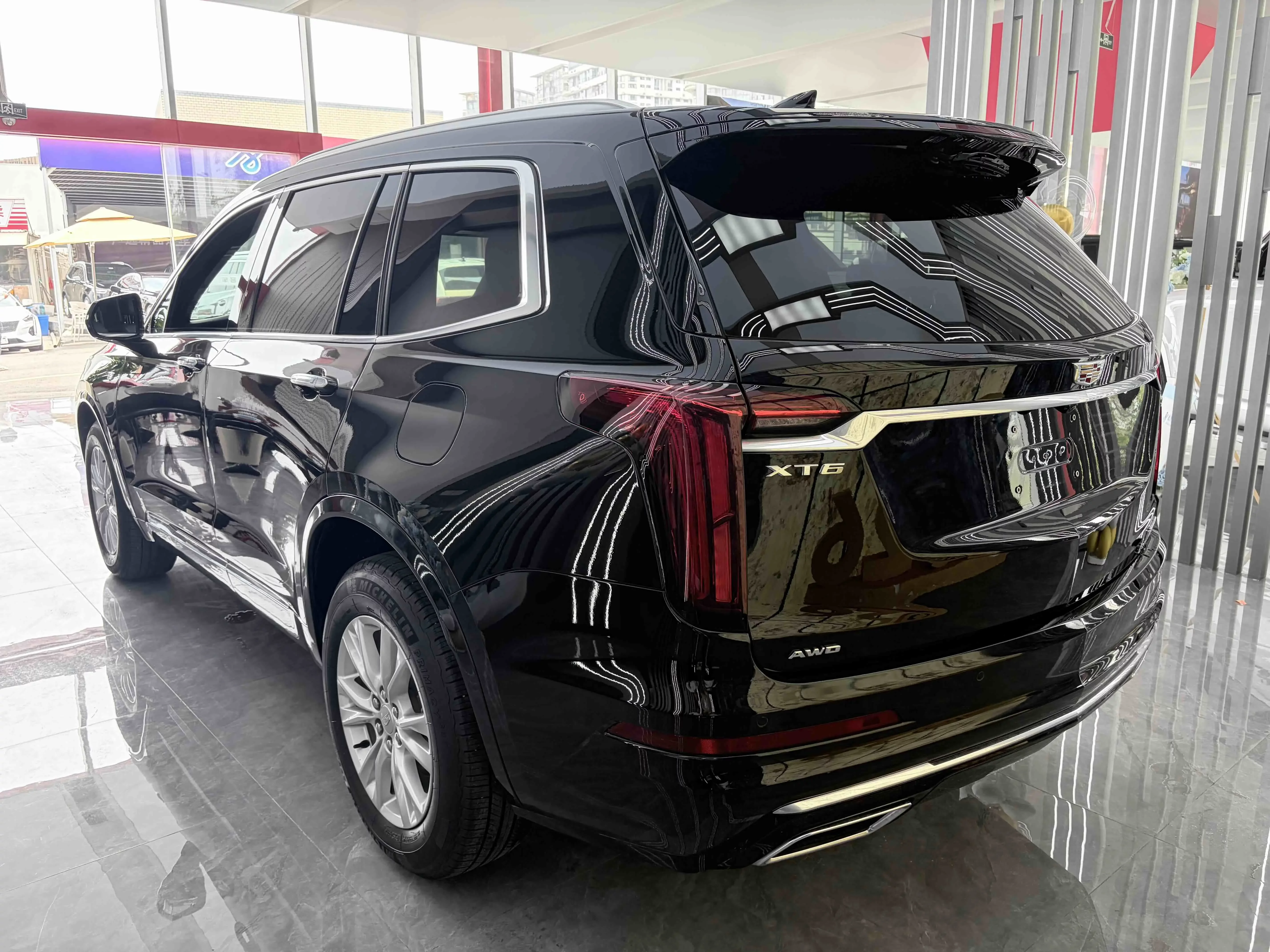 Cadillac XT6