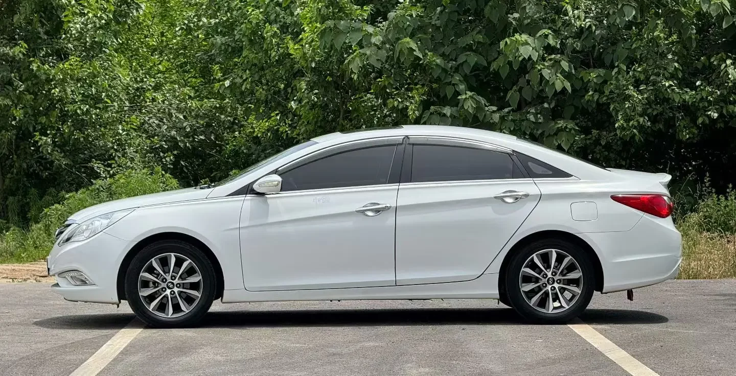 Hyundai sonata eight