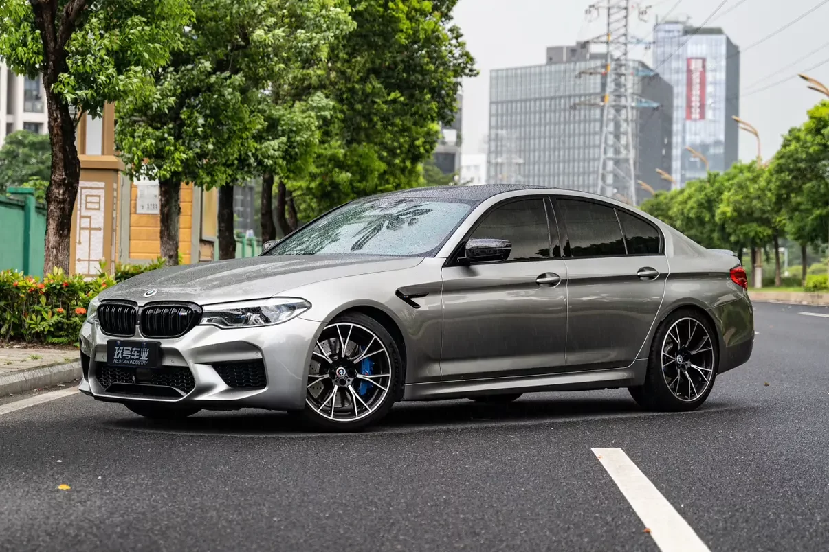 BMW M5