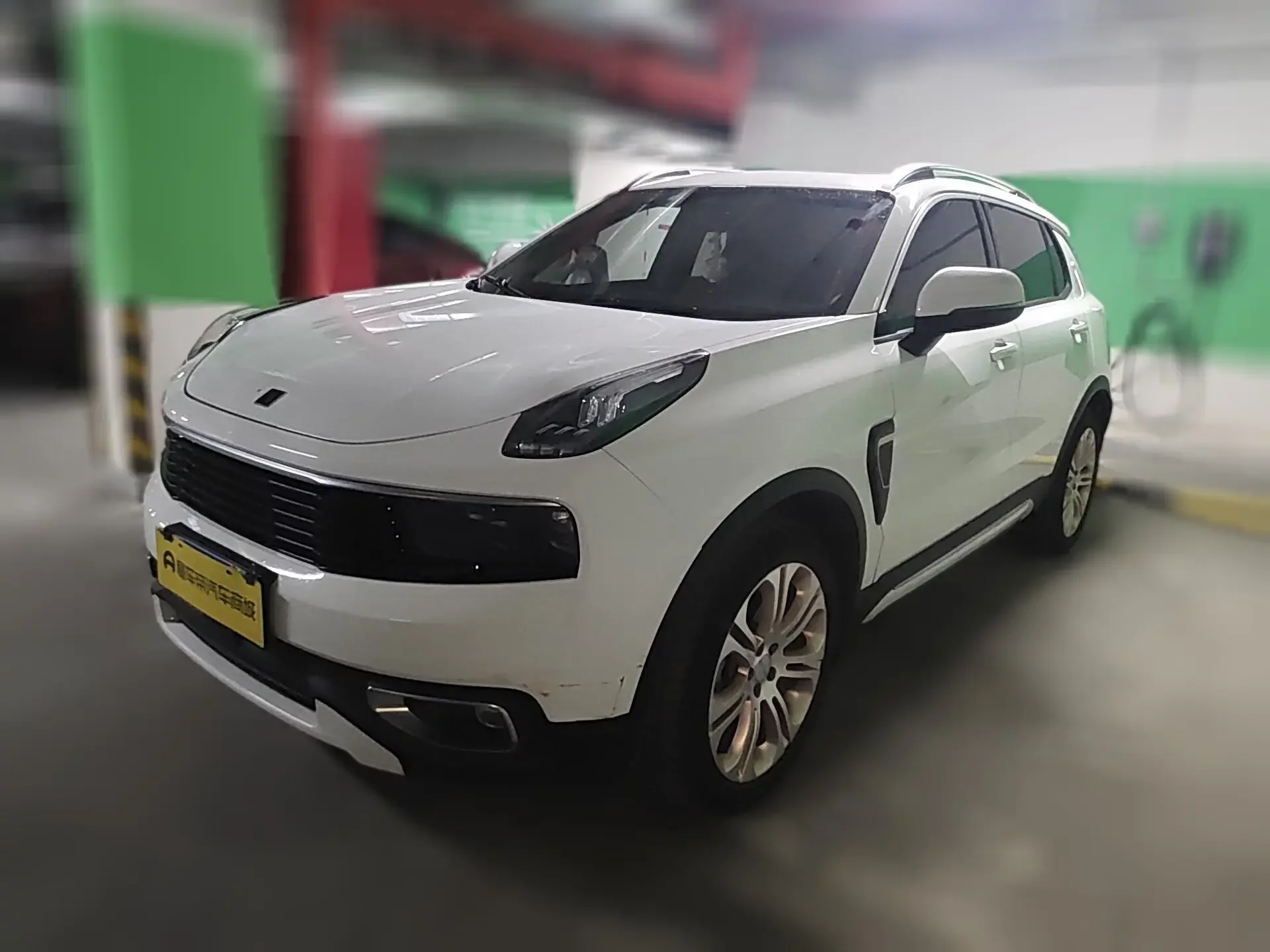 Lynk & Co 01