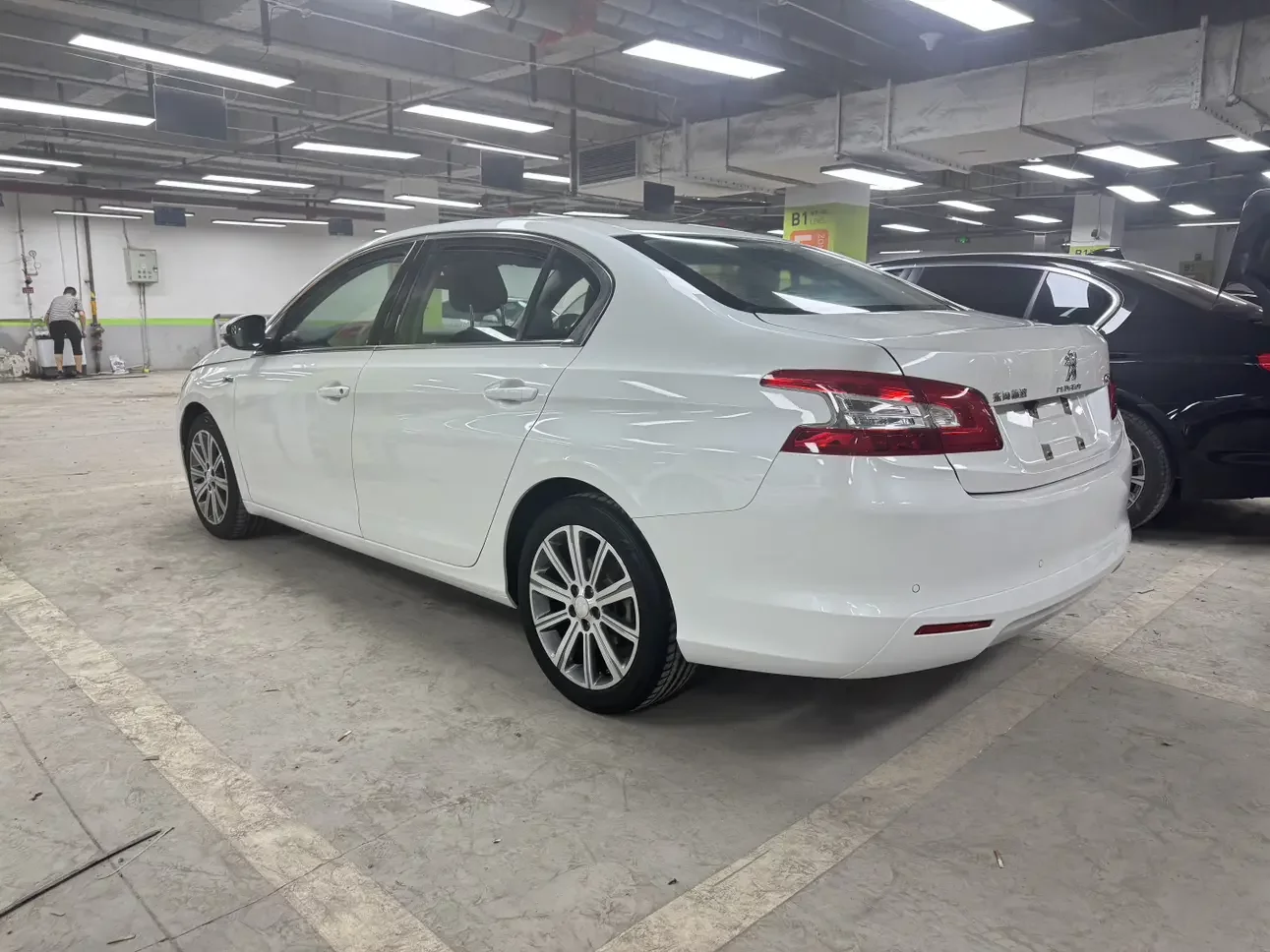 Peugeot 408