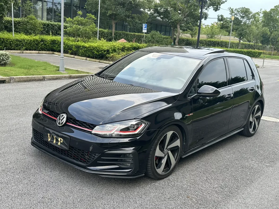 Volkswagen Golf GTI