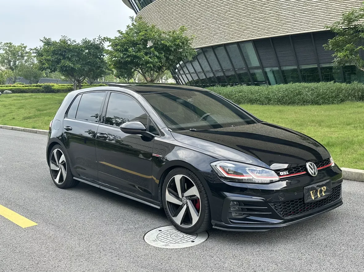 Volkswagen Golf GTI
