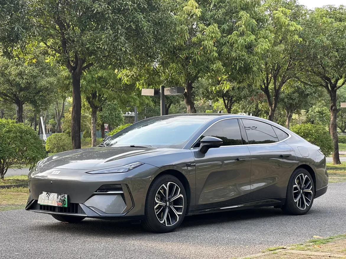 Geely Galaxy E8