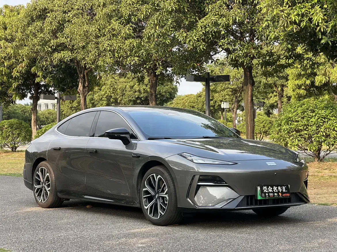 Geely Galaxy E8