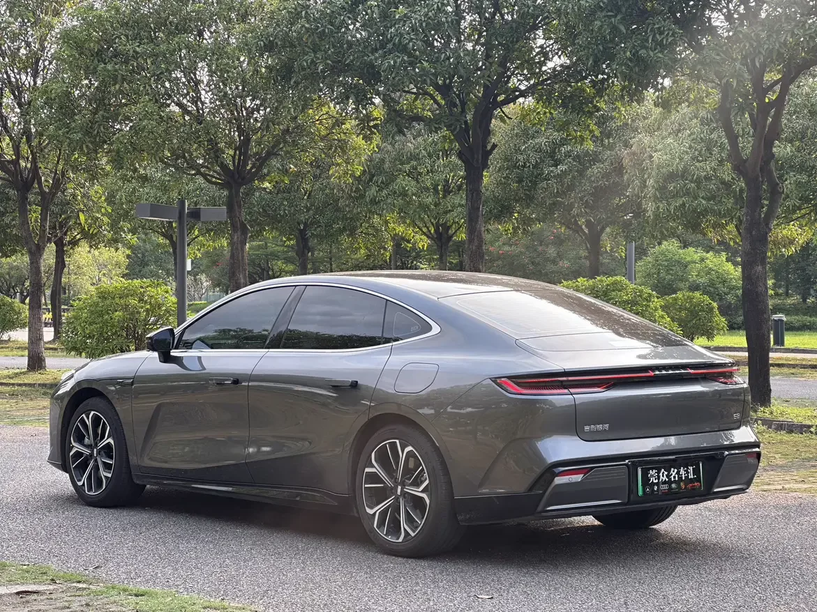 Geely Galaxy E8