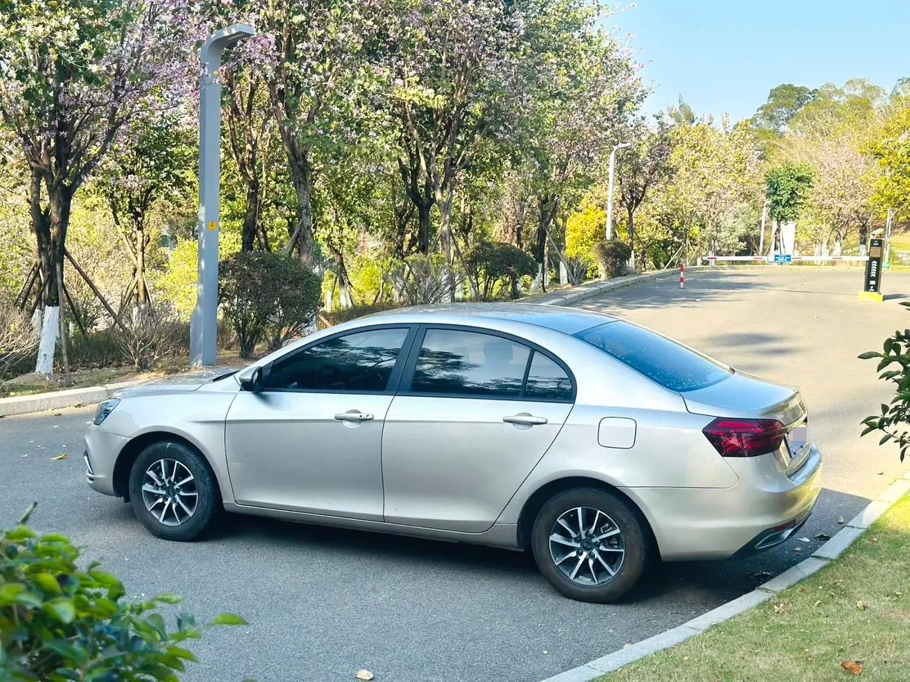 Geely emgrand