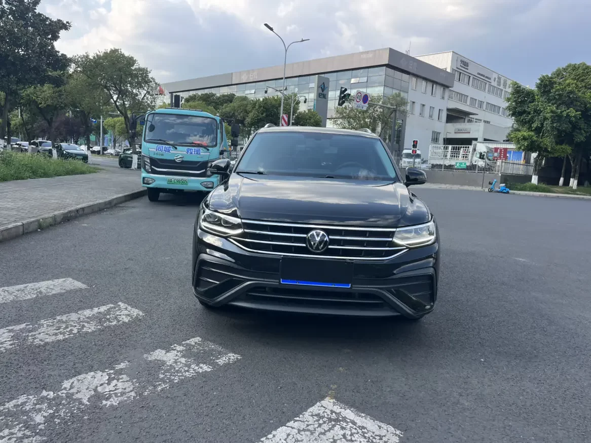 Volkswagen Tiguan L