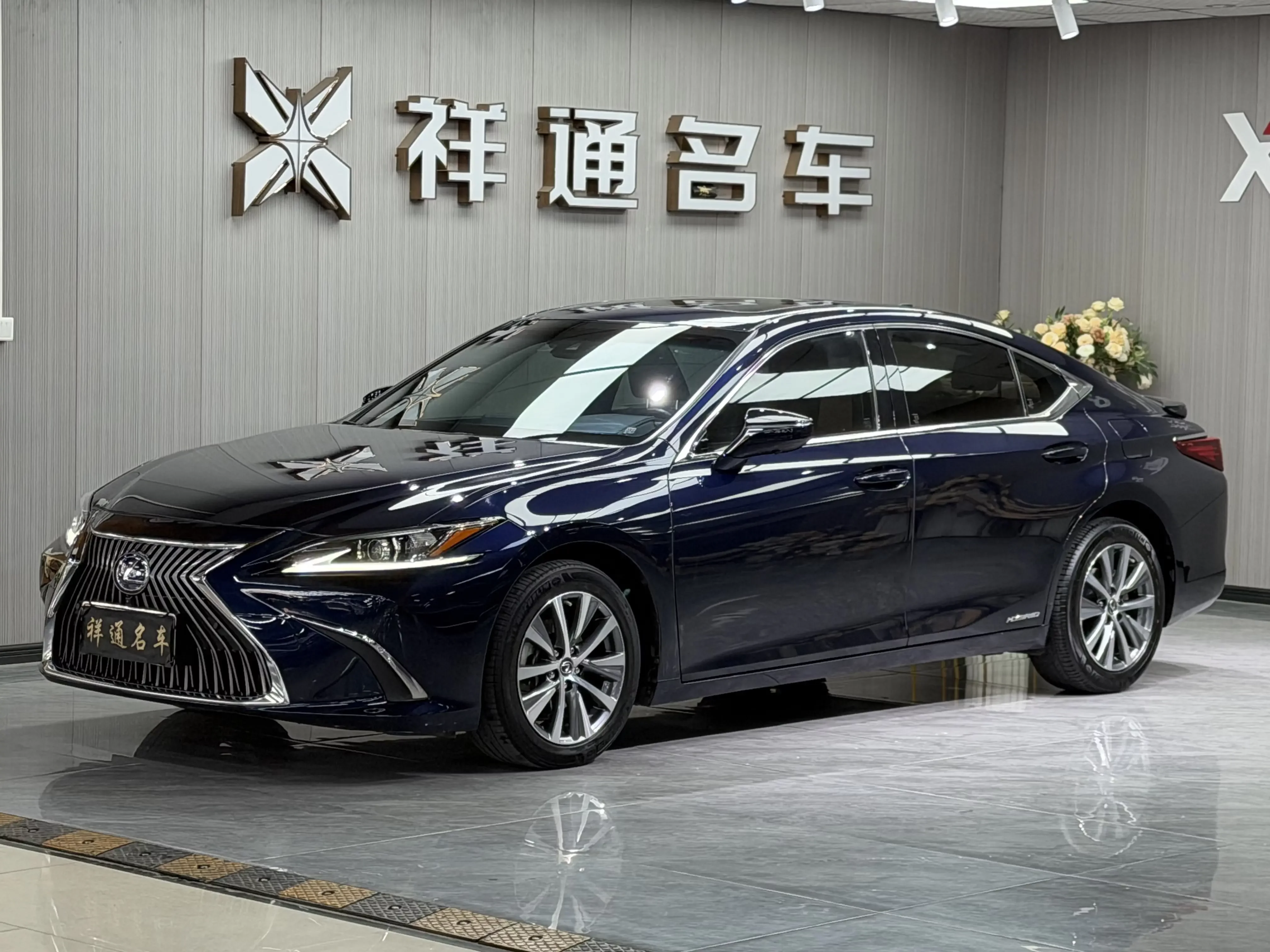 Lexus ES