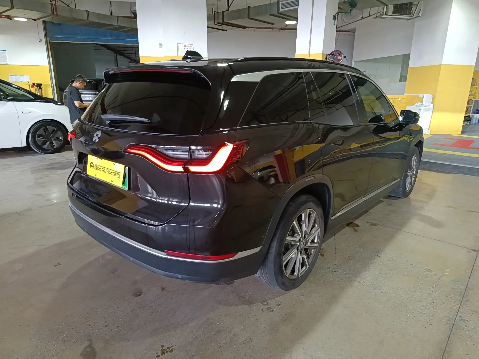 NIO ES8