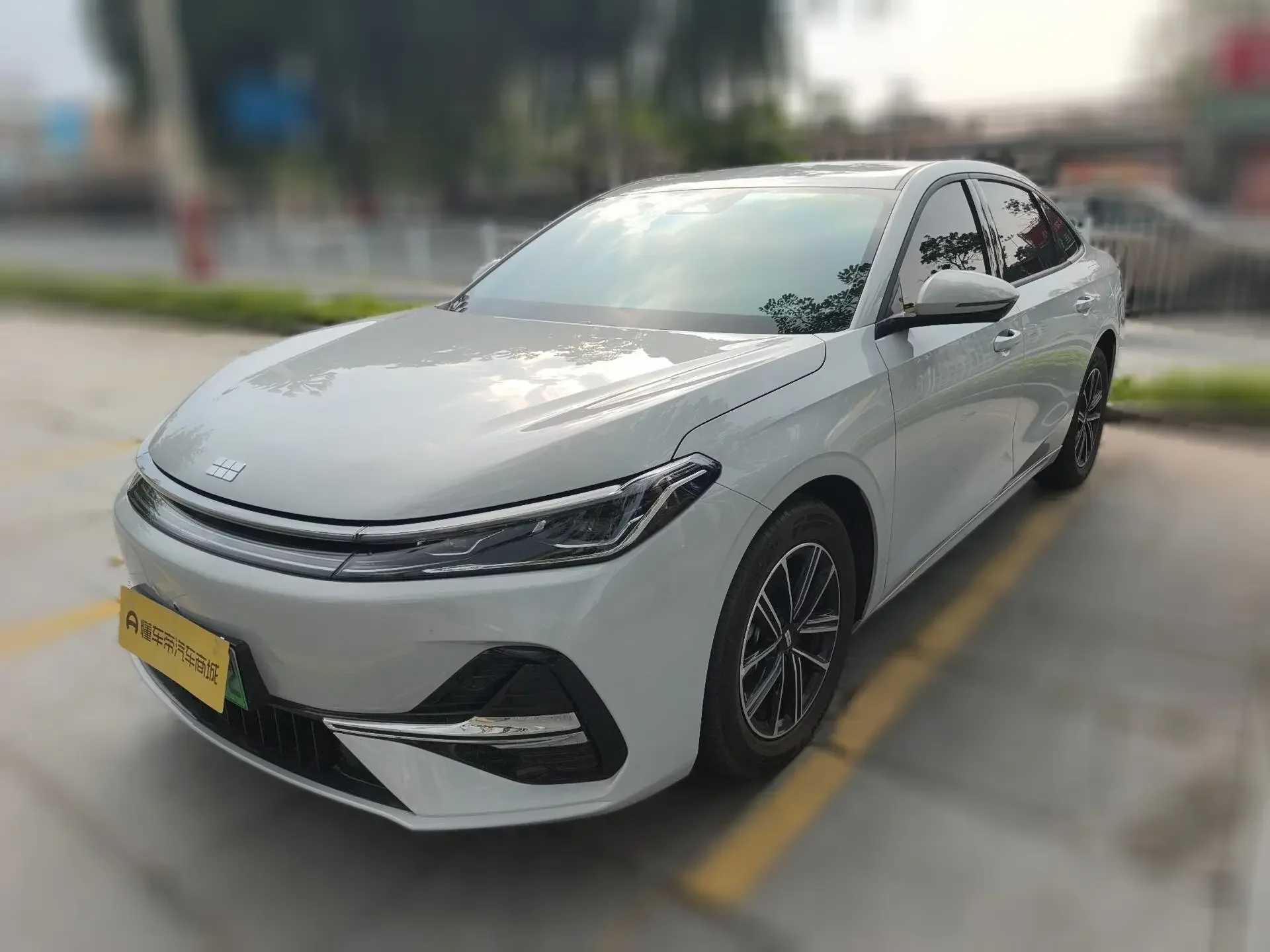 Geely Galaxy A7 EM