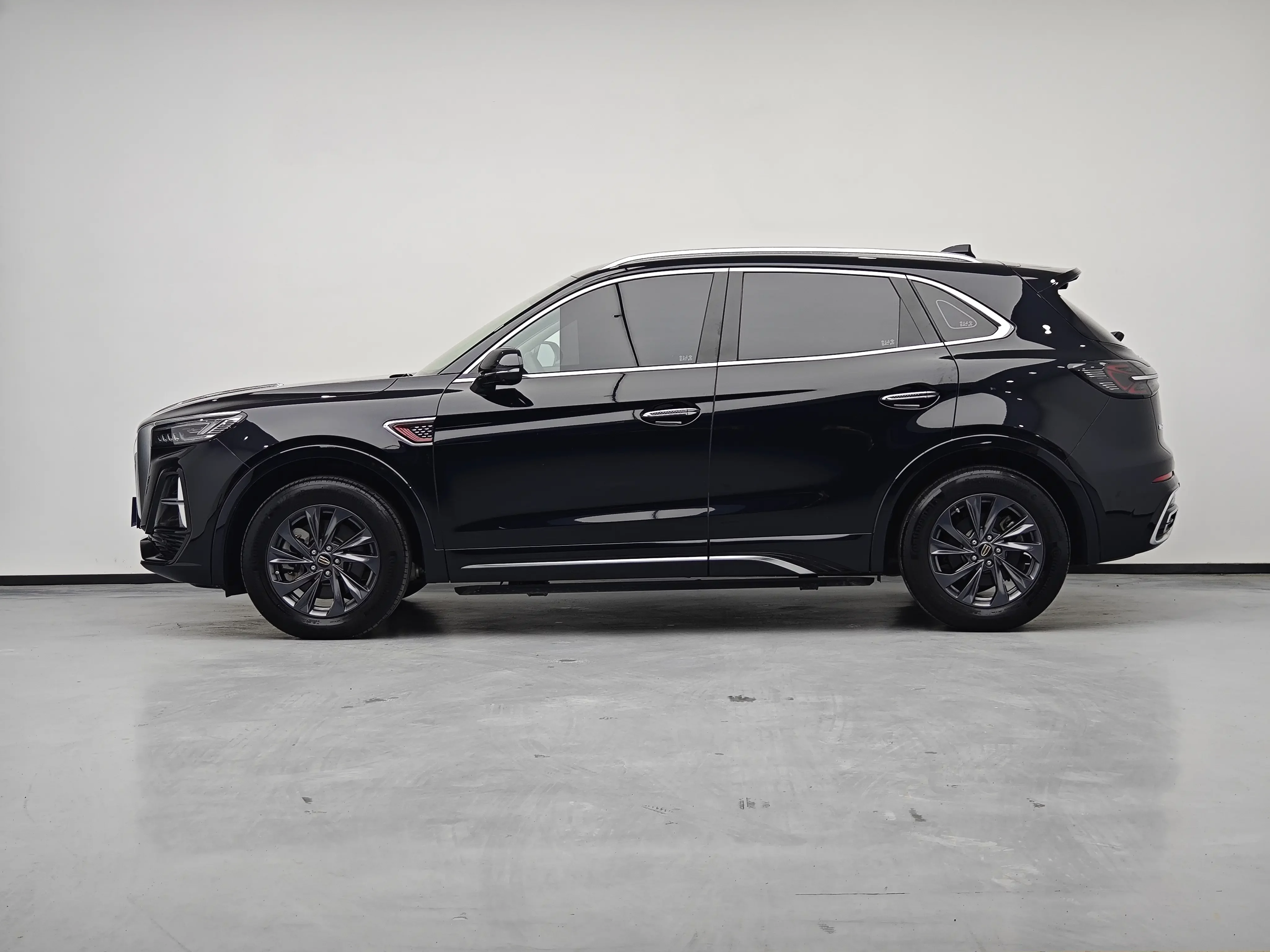 Hongqi HS5