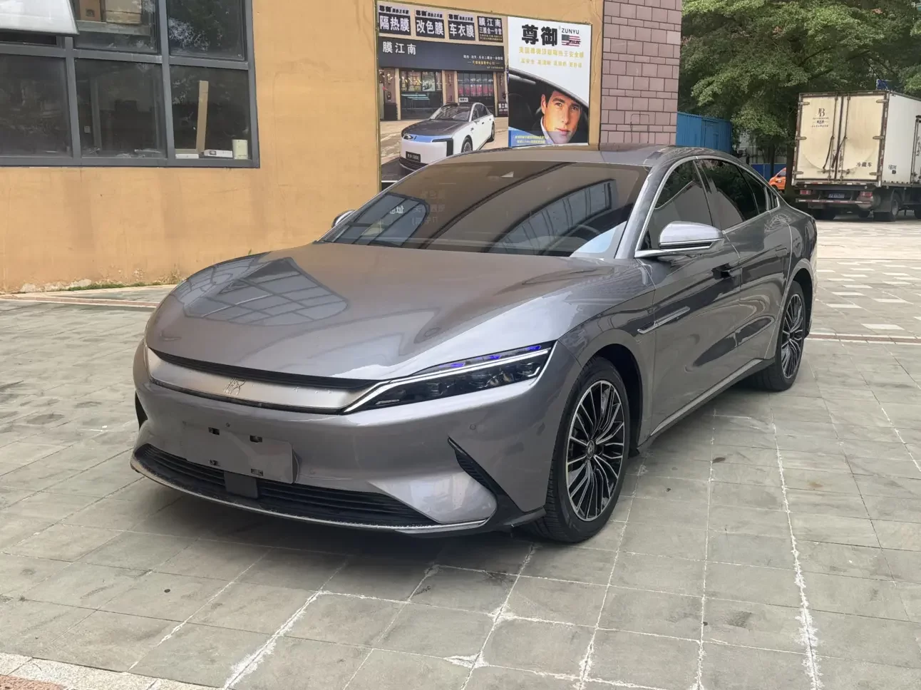 BYD Han EV
