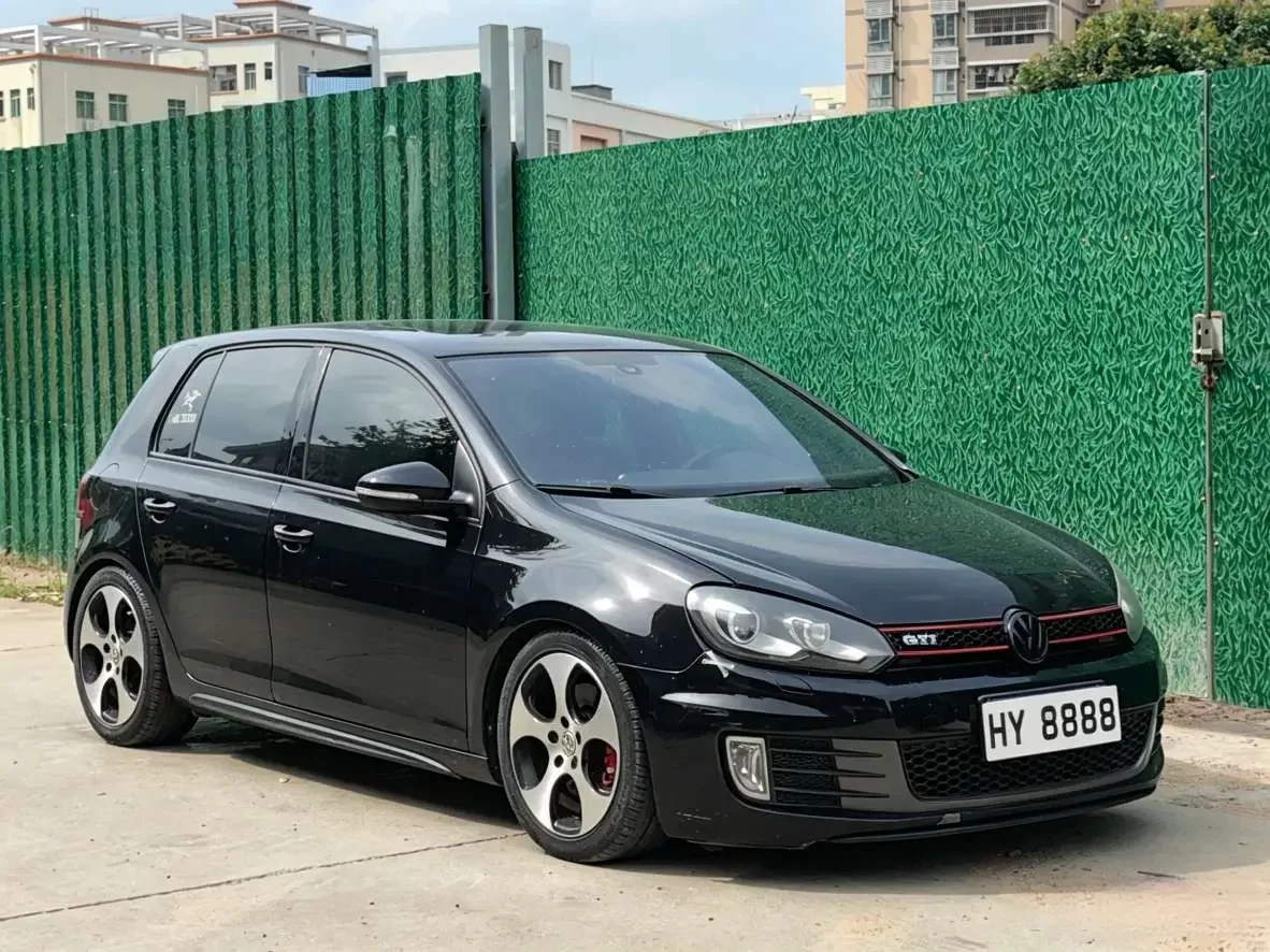 Volkswagen Golf GTI