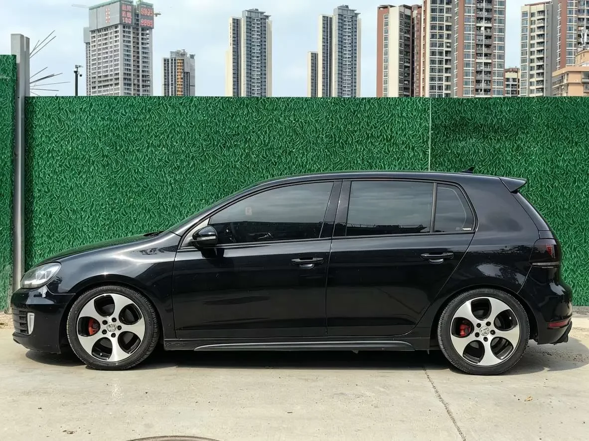 Volkswagen Golf GTI