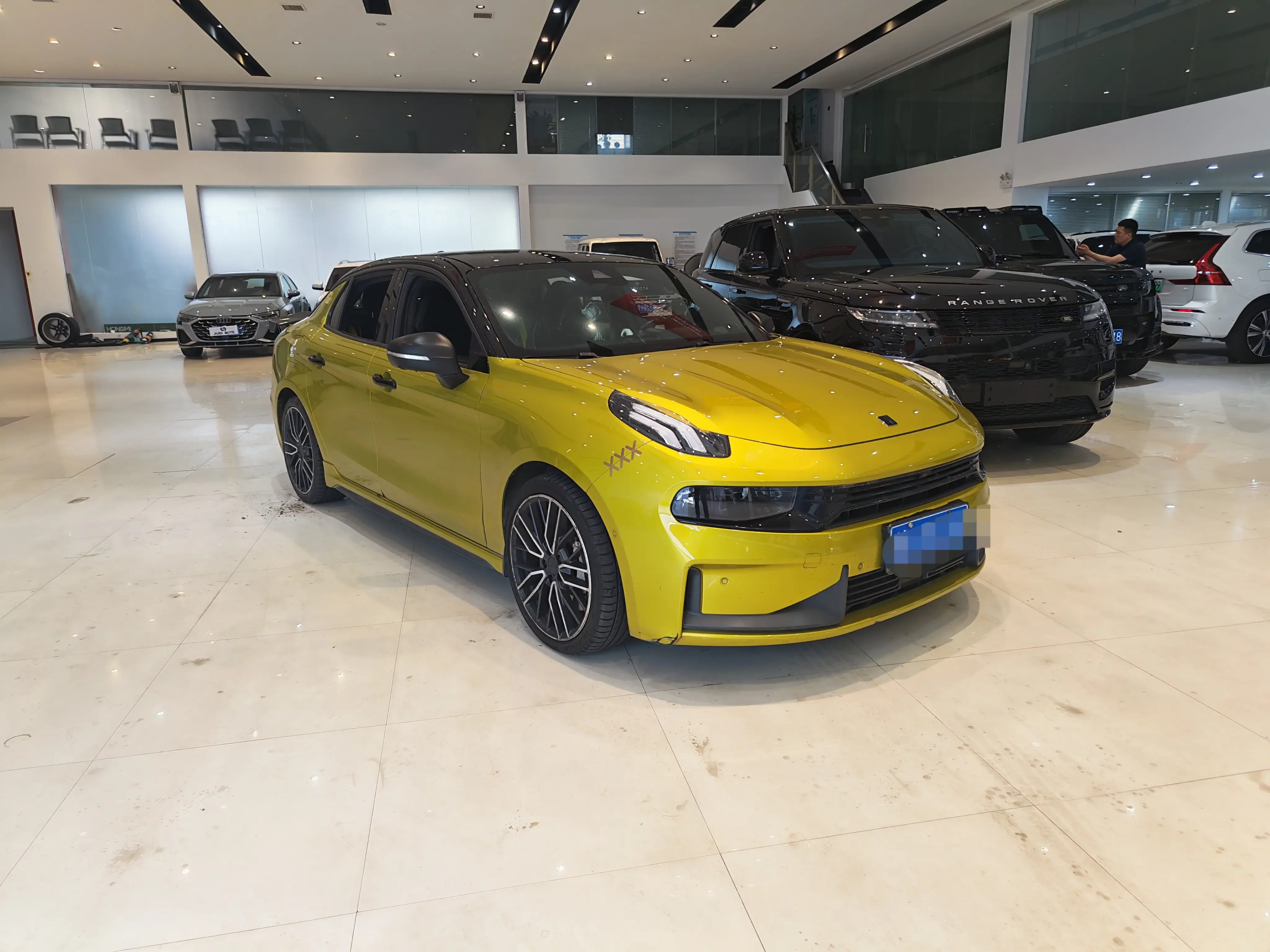 Lynk & Co 03