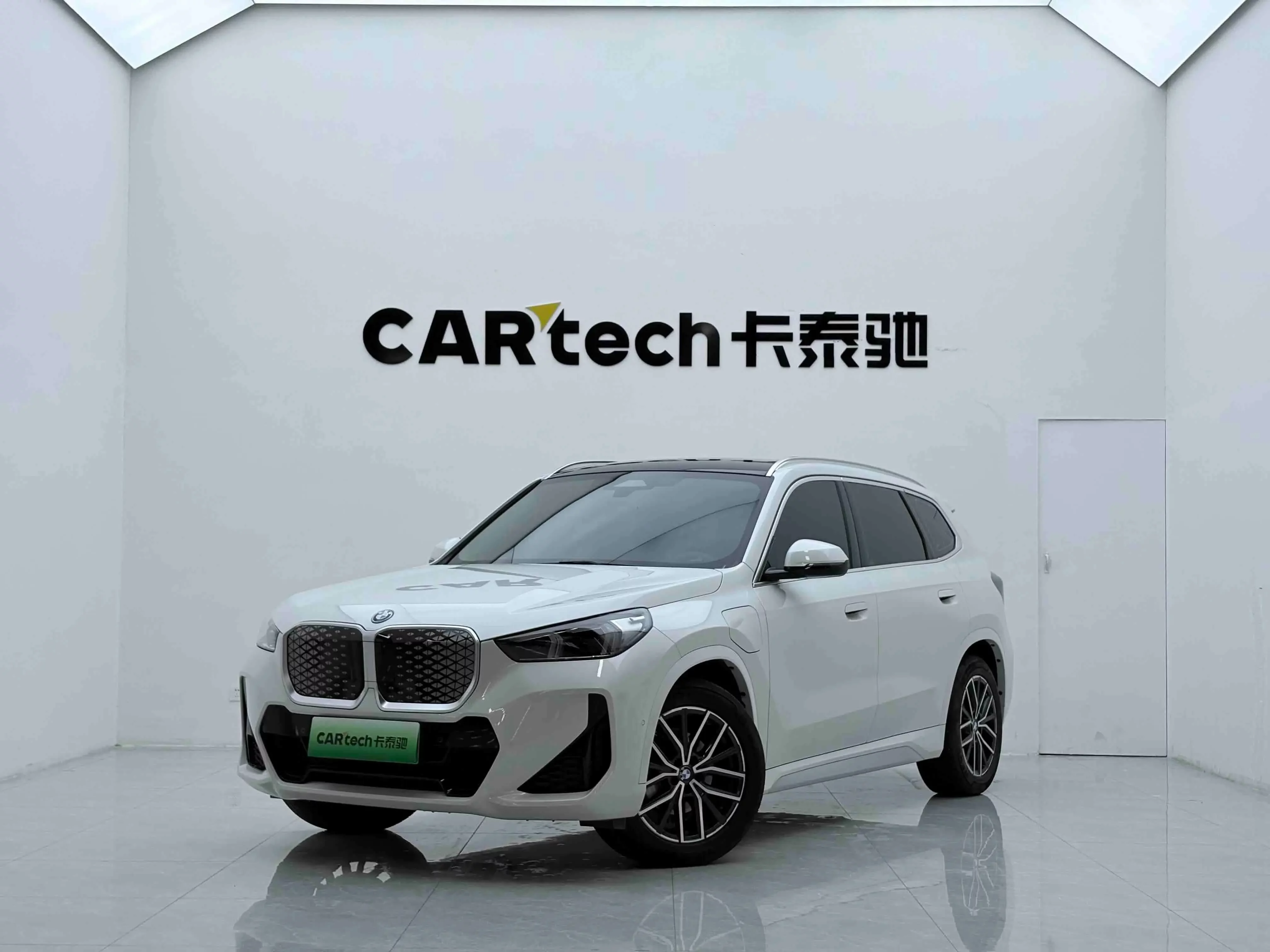 BMW iX1
