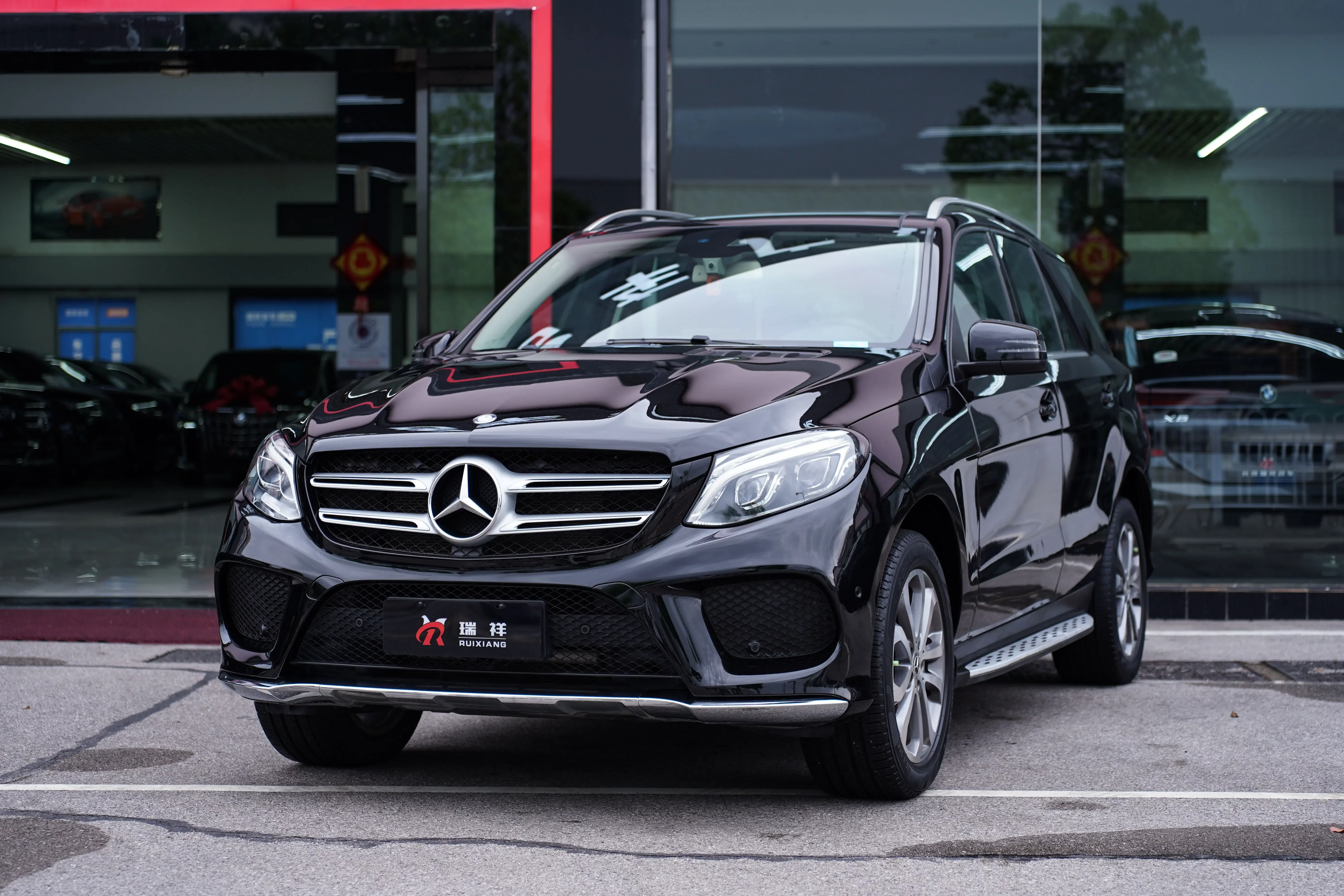 Mercedes-Benz GLE (Imported)