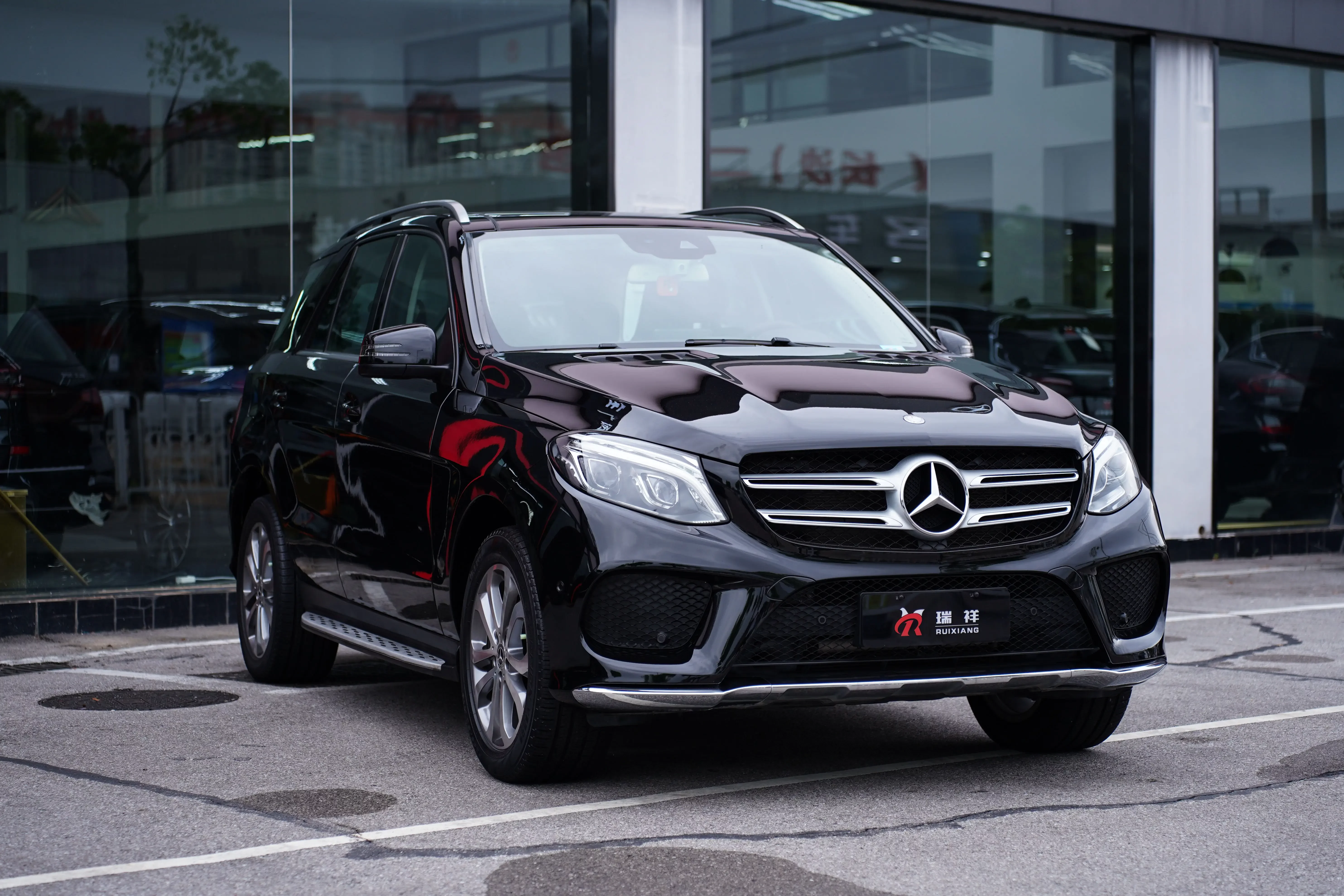 Mercedes-Benz GLE (Imported)