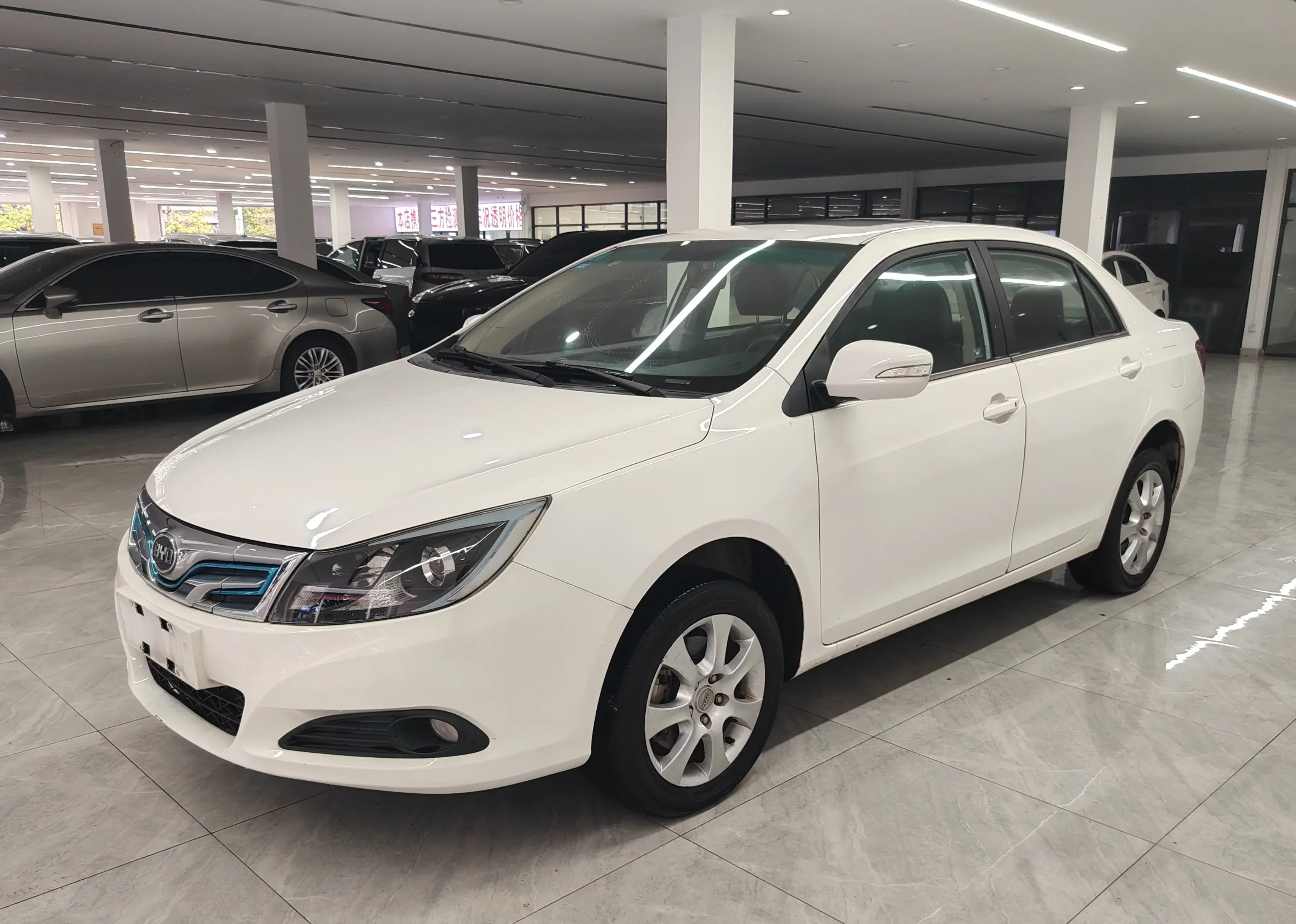 BYD e5