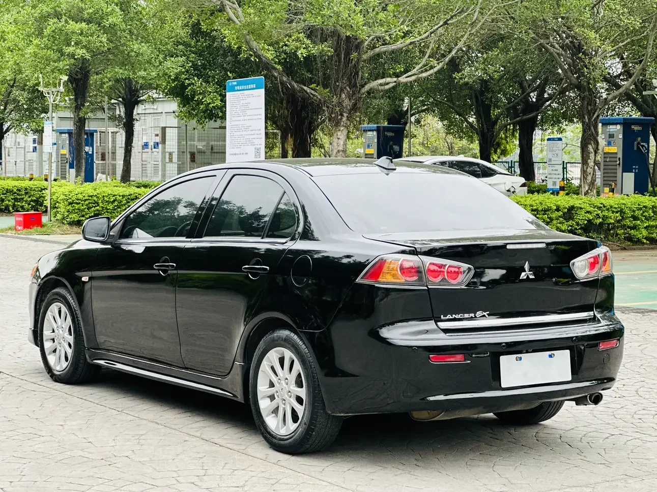 Mitsubishi Winged God