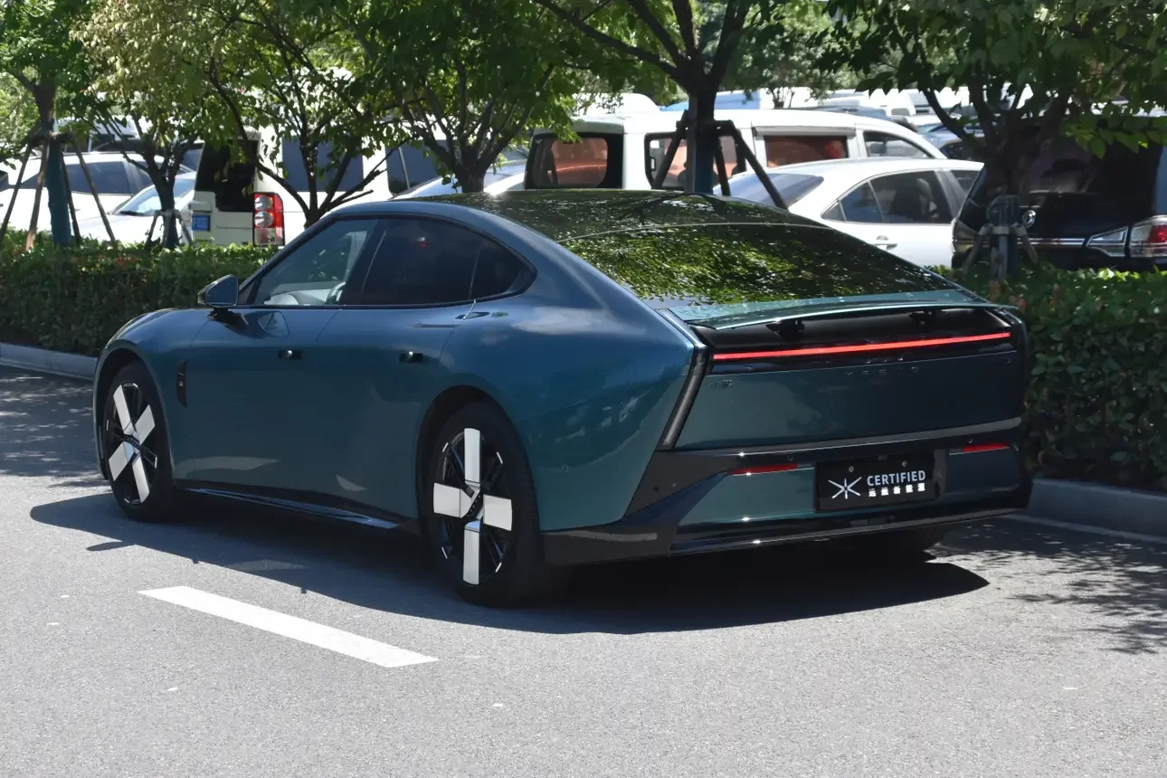 Xpeng P7