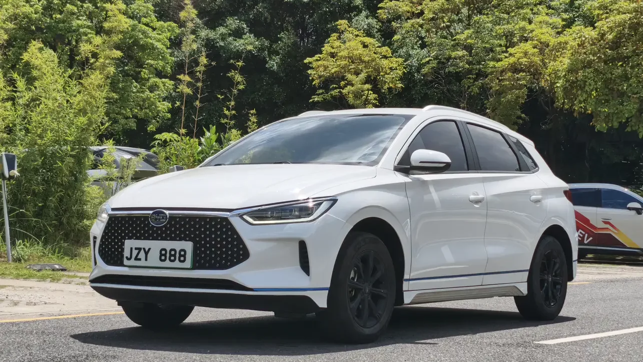 BYD e2