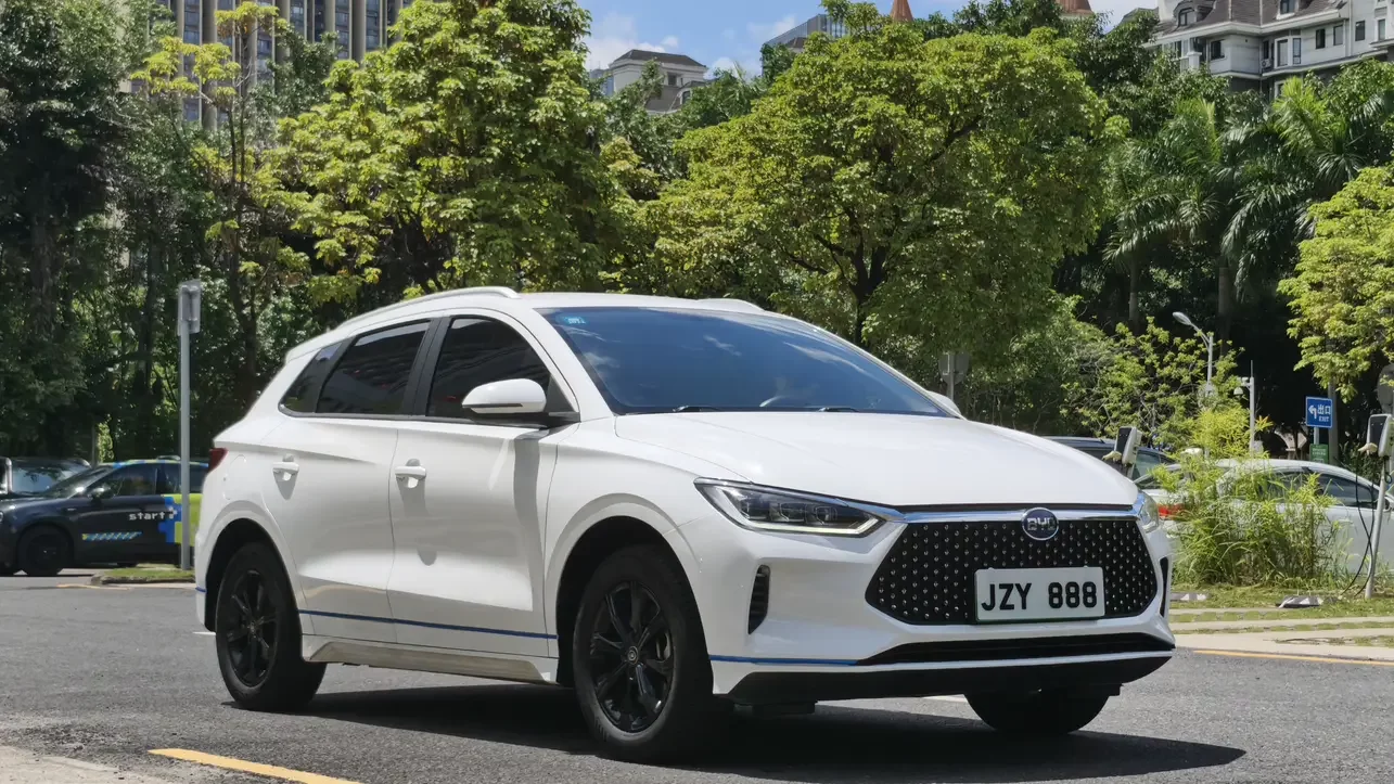 BYD e2