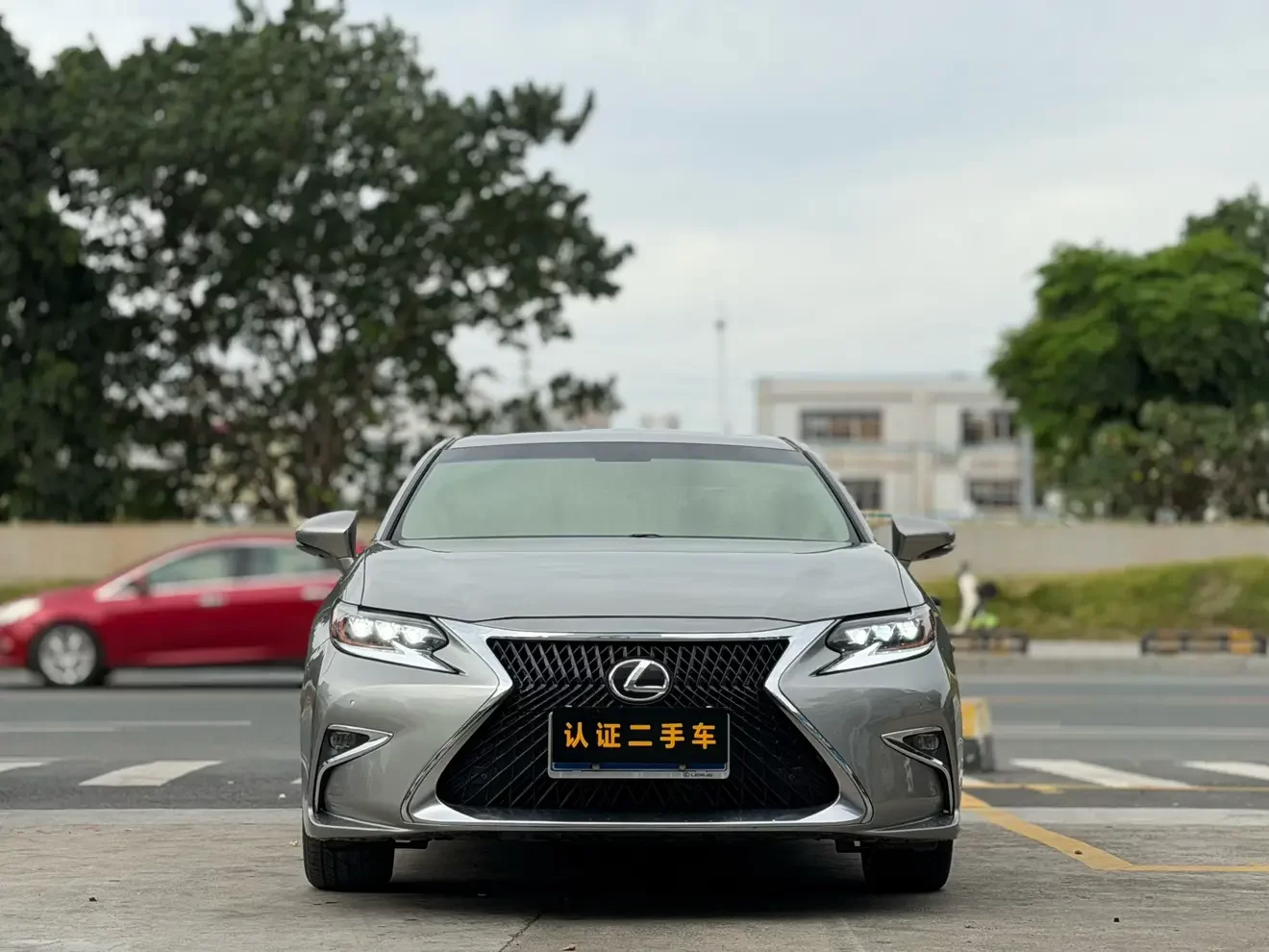 Lexus ES