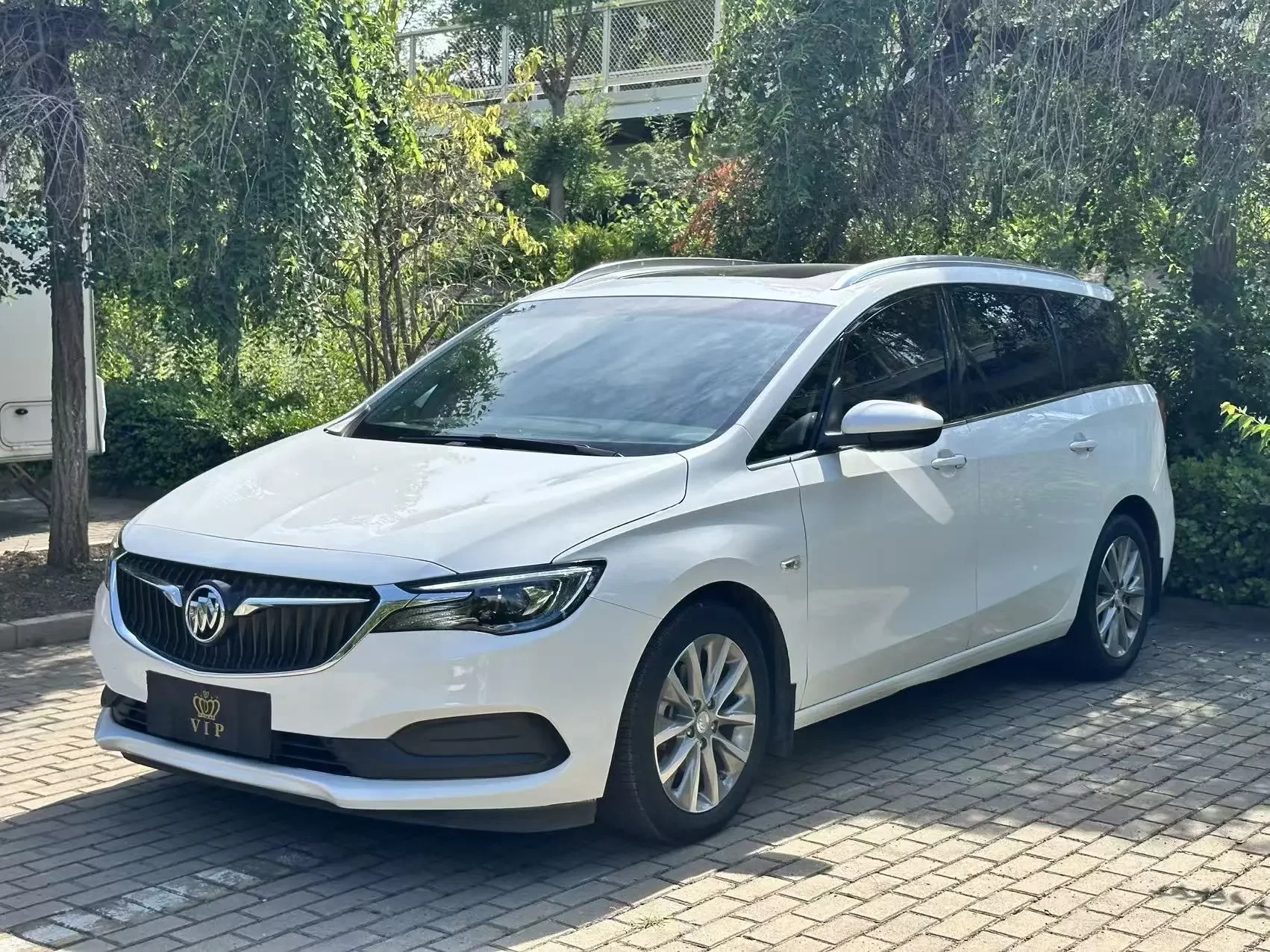 Buick GL6