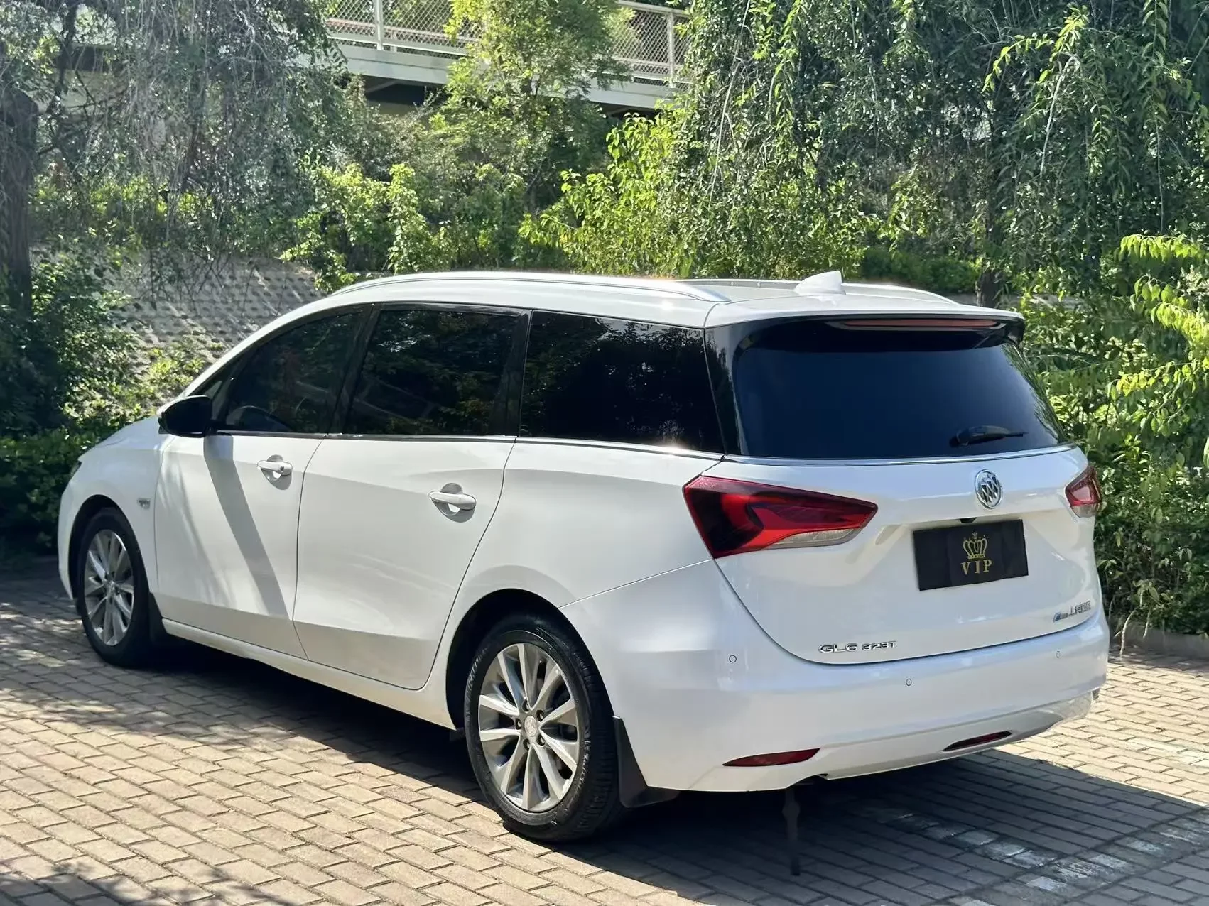 Buick GL6