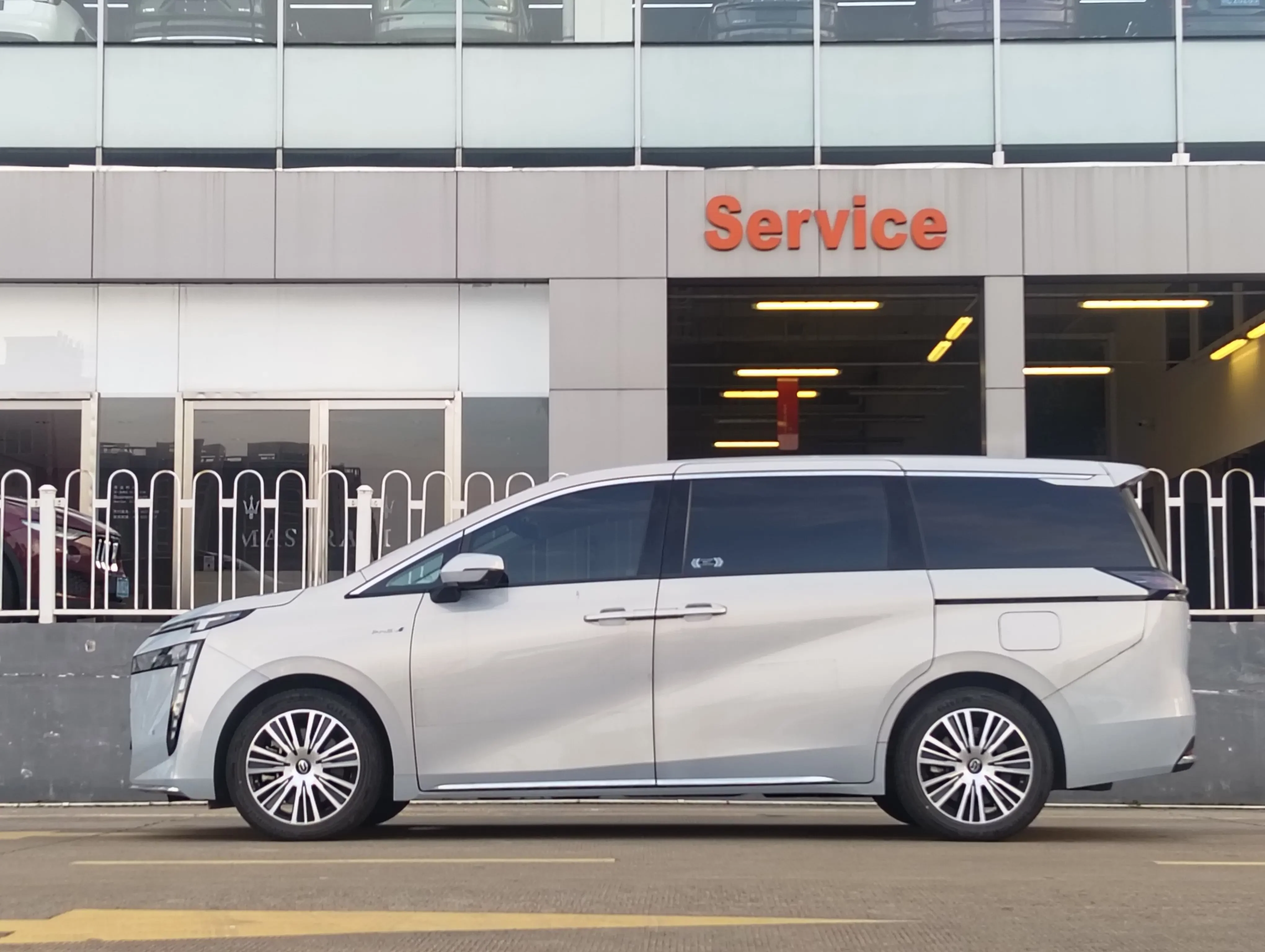 GAC Trumpchi E8 PHEV