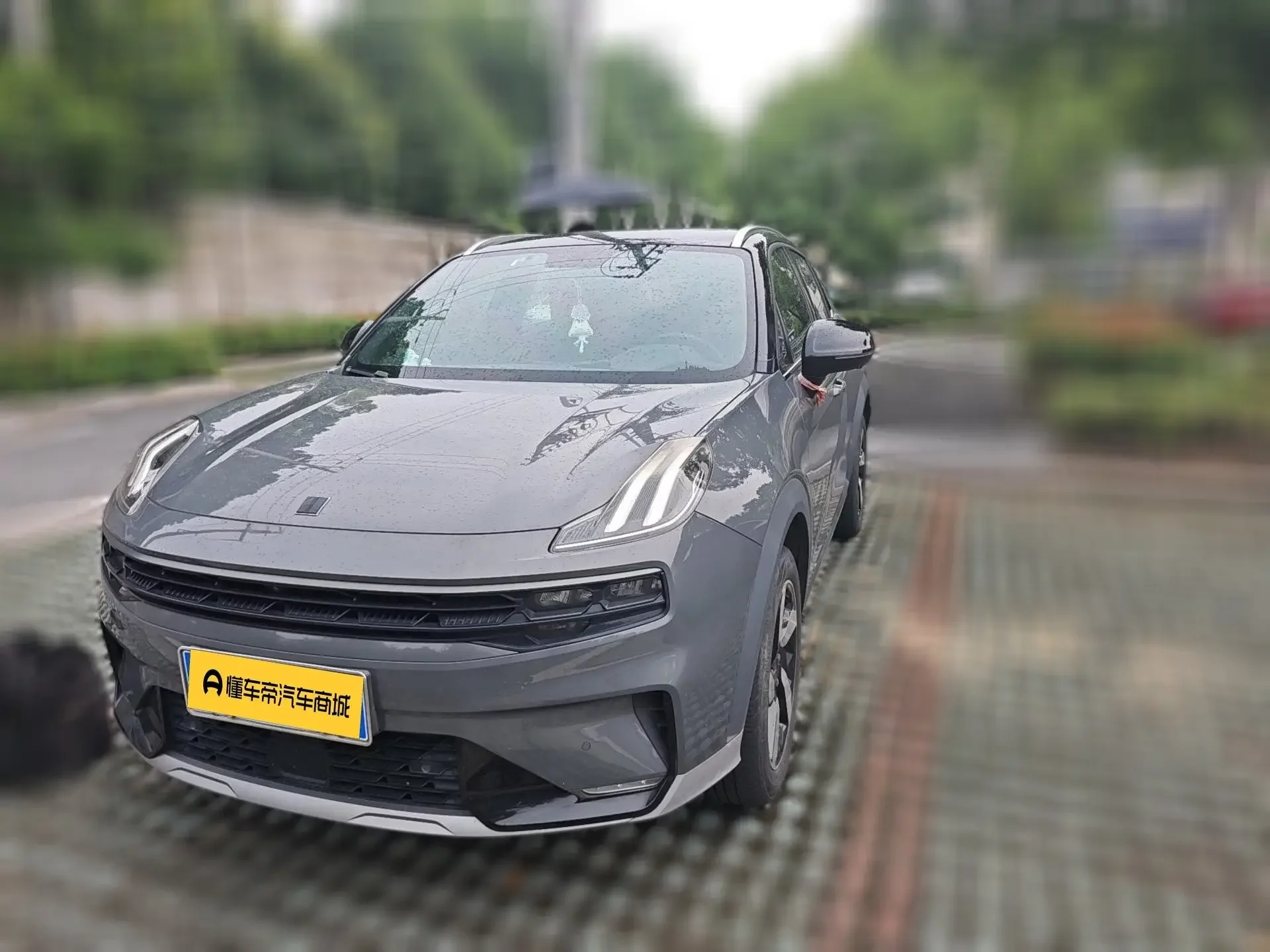 Lynk & Co 06