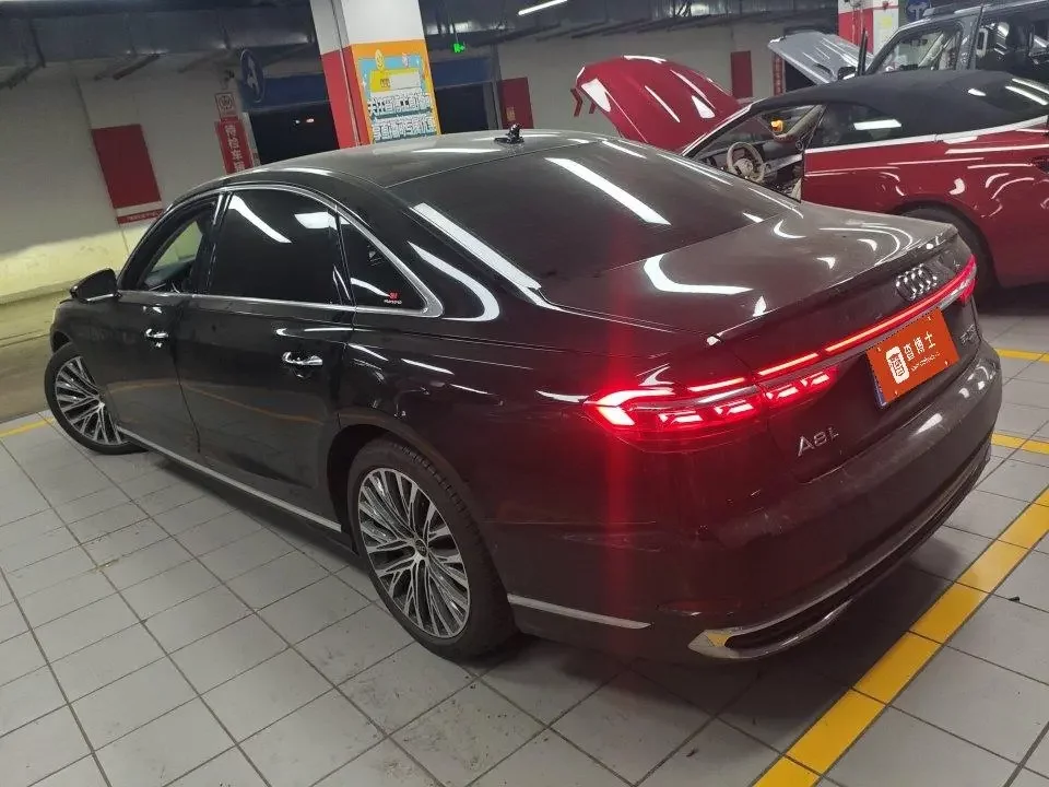 Audi A8