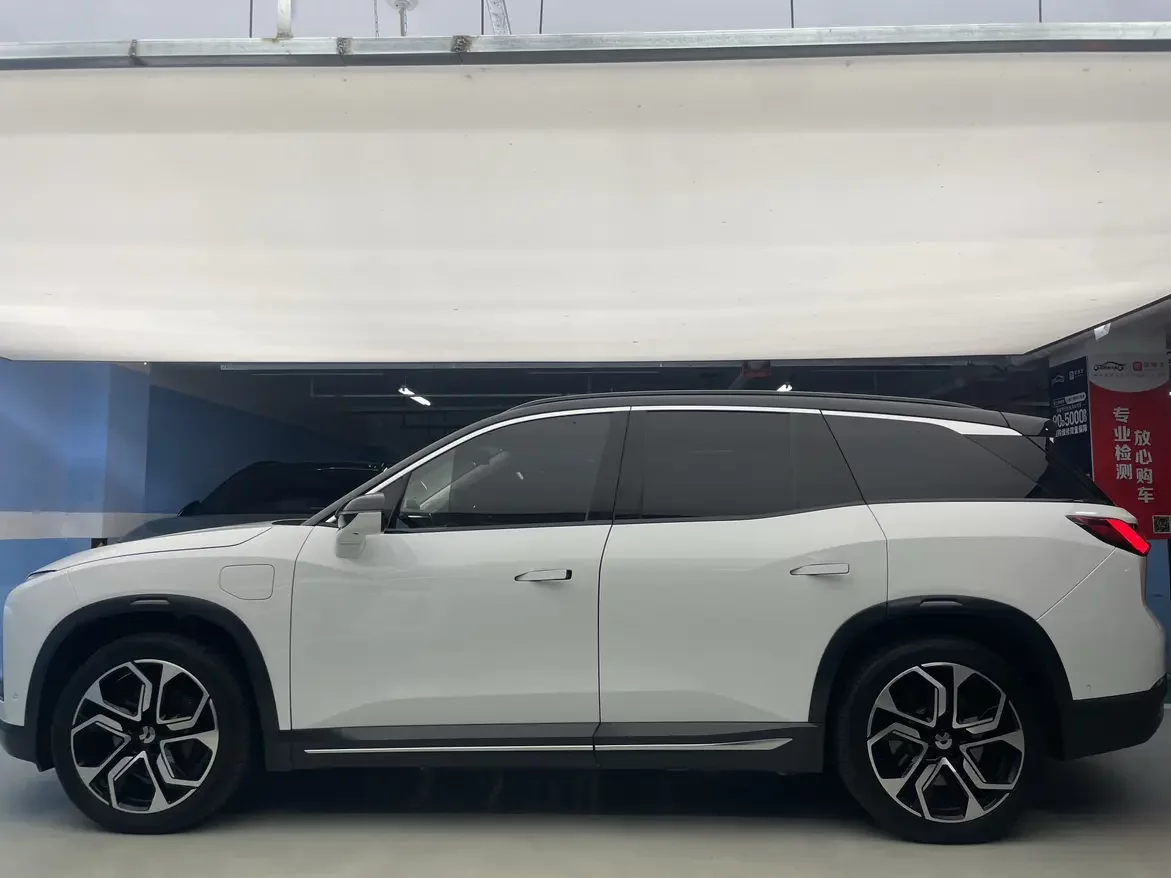 NIO ES8