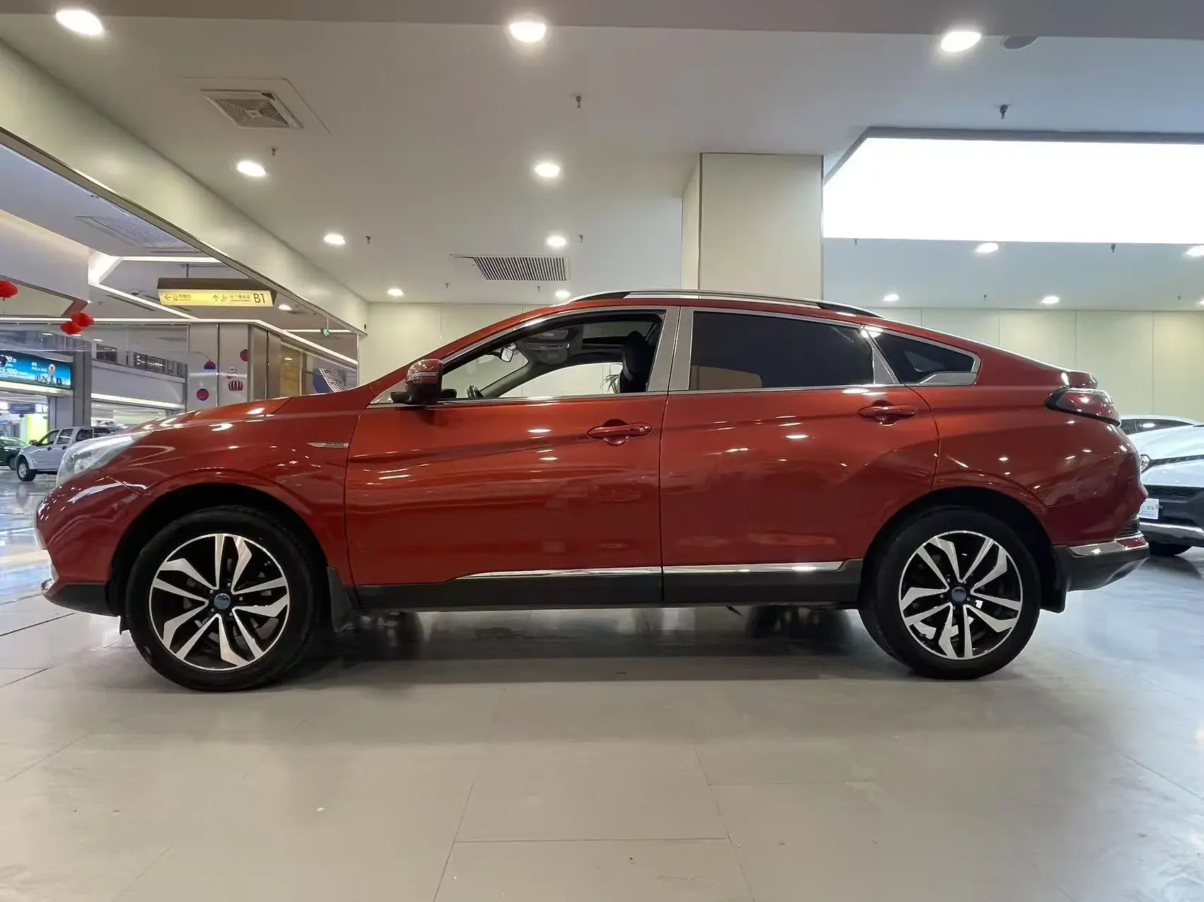 Kai Chen Venucia T90