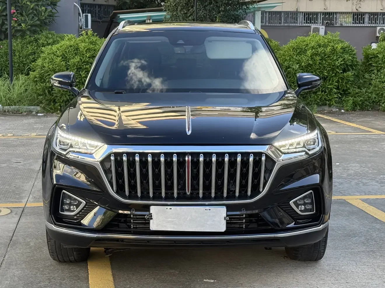 Hongqi HS5