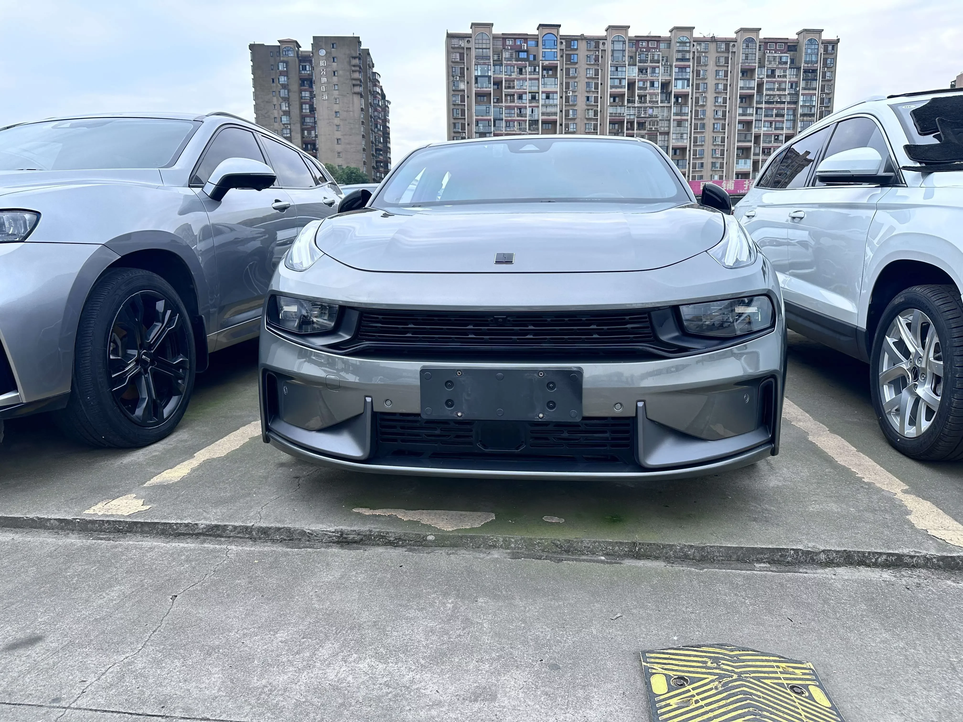 Lynk & Co 03