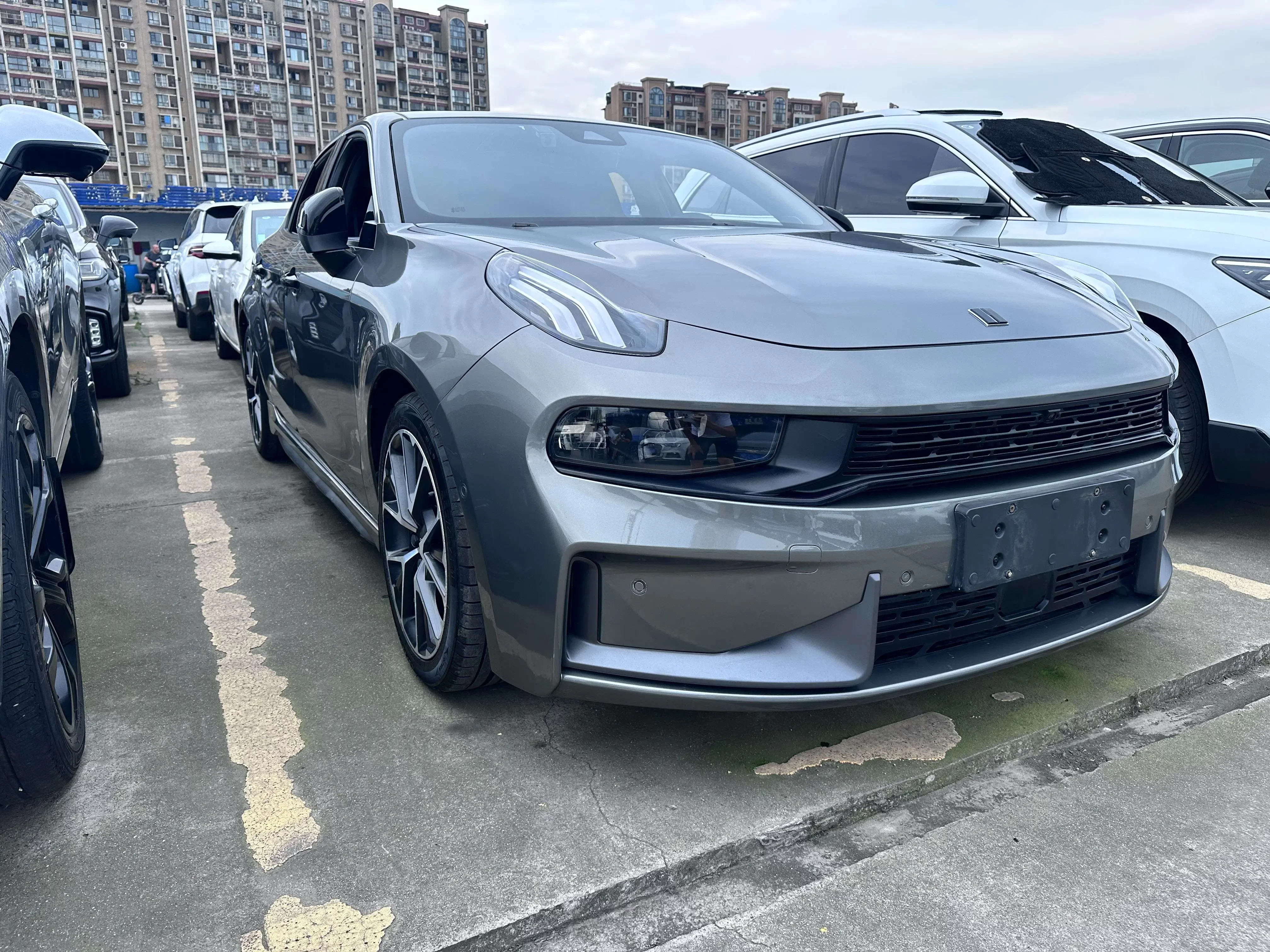 Lynk & Co 03