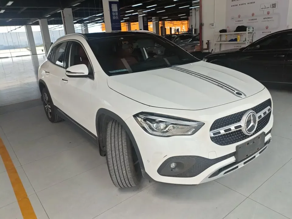 Mercedes-Benz GLA