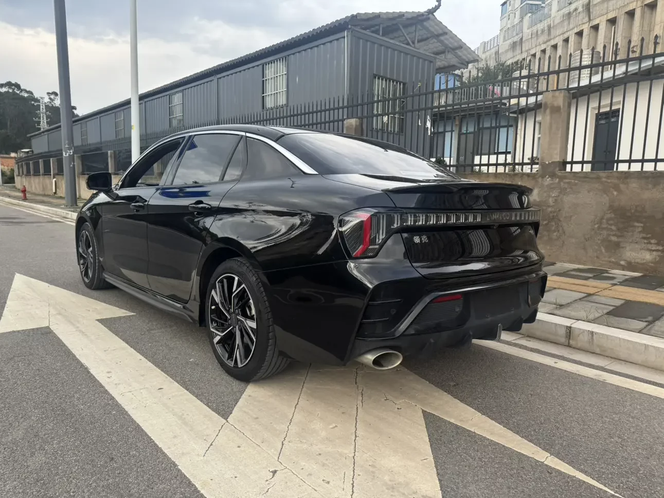 Lynk & Co 03