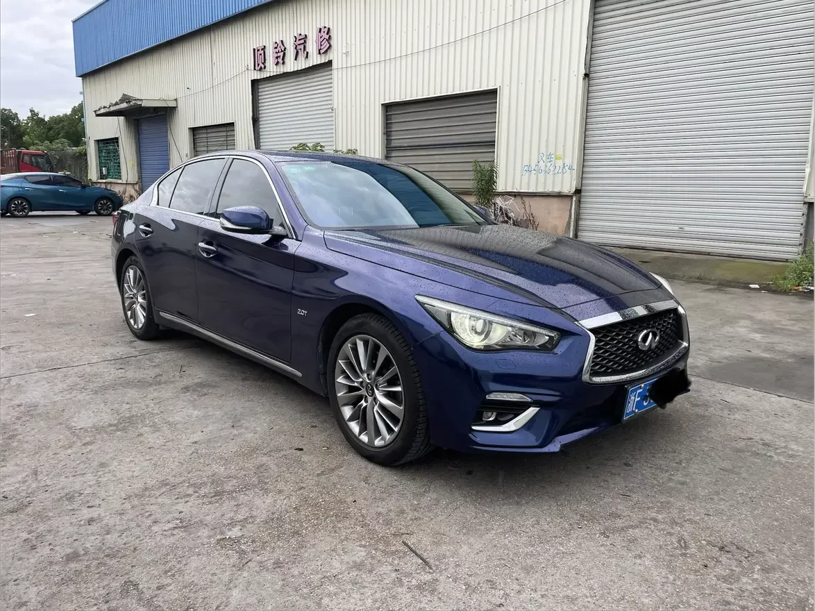 Infiniti Q50L