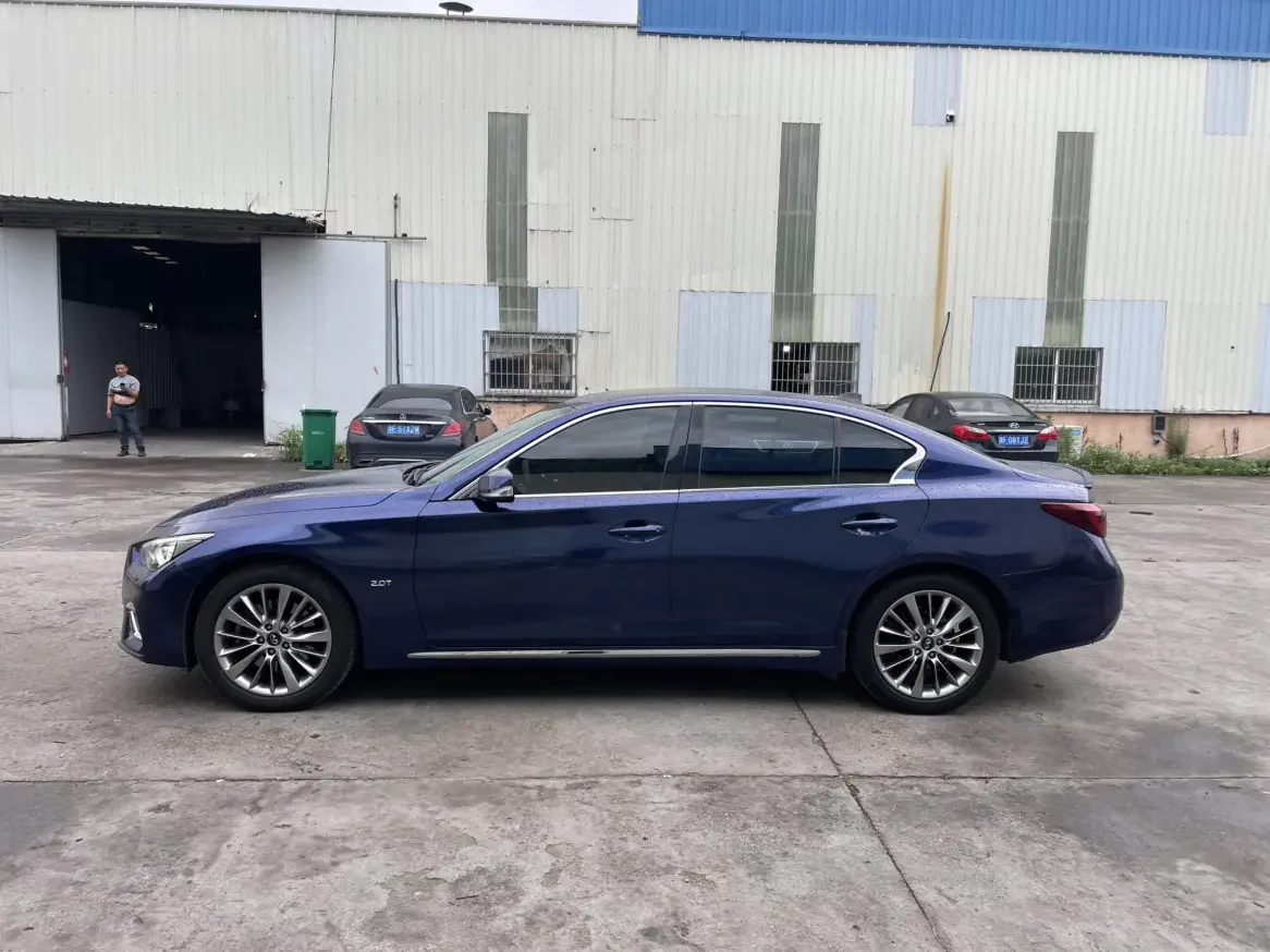 Infiniti Q50L