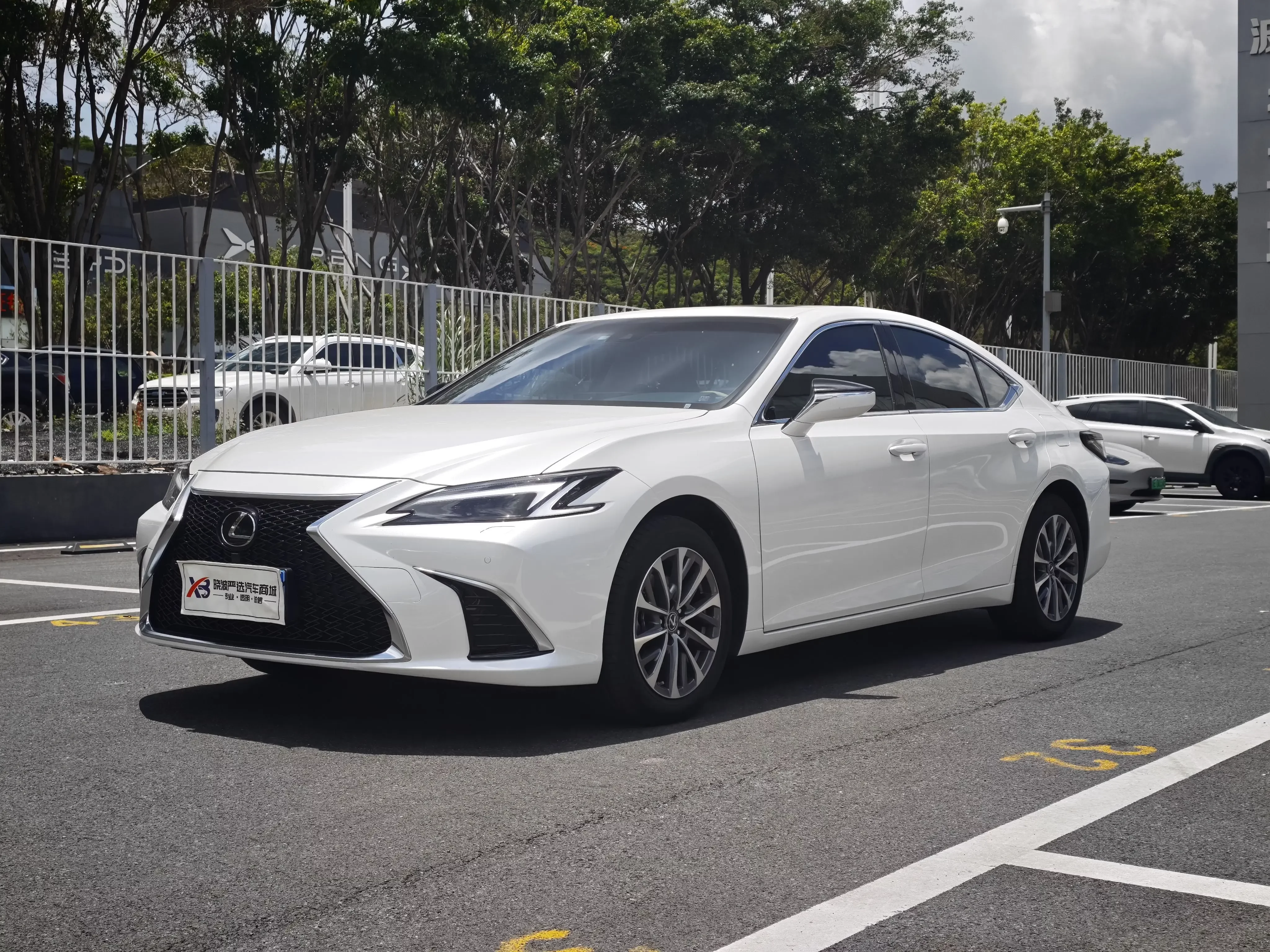 Lexus ES